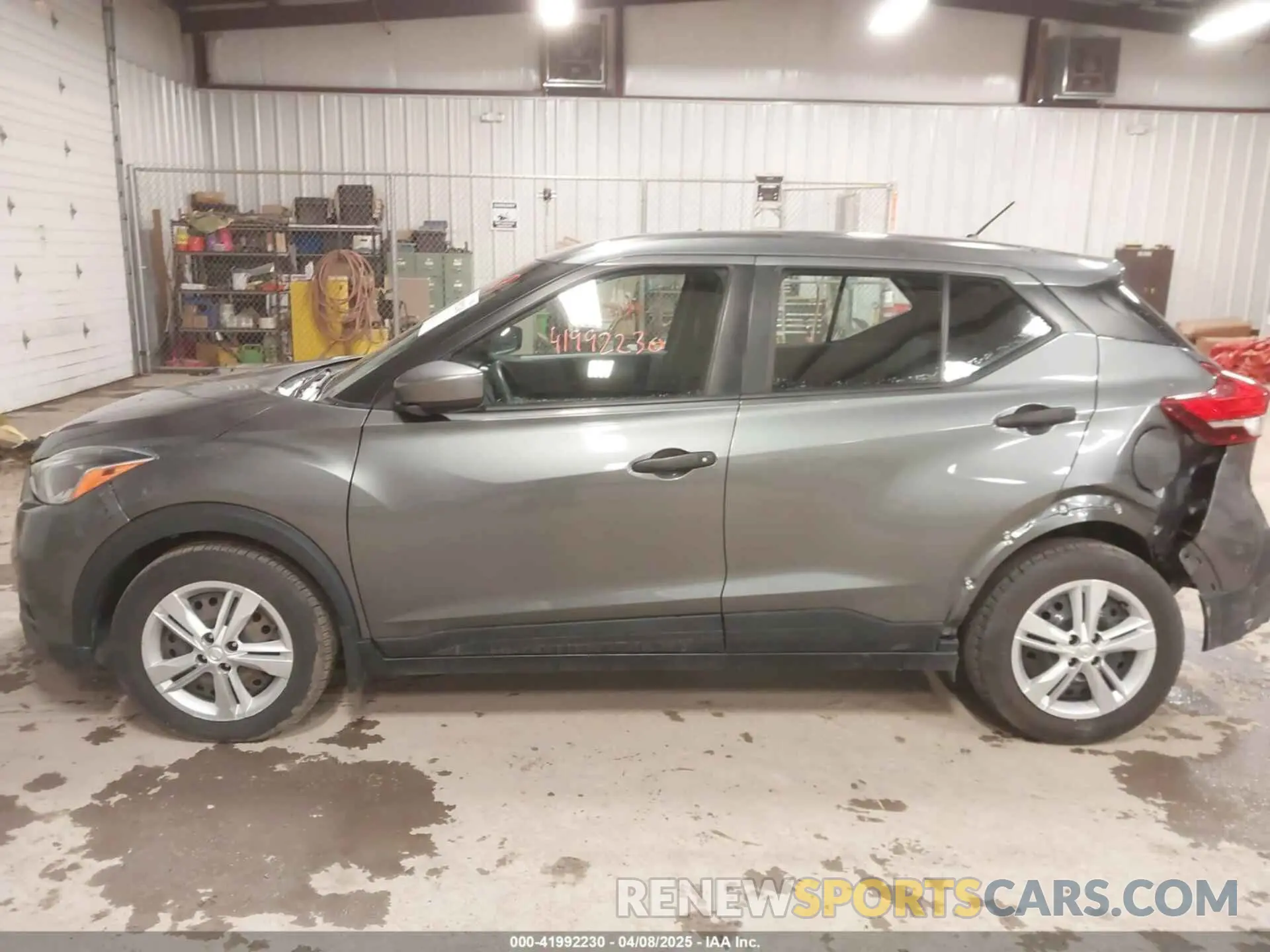 14 fotografías del automóvil dañado 3N1CP5BVXLL526676 NISSAN KICKS 2020