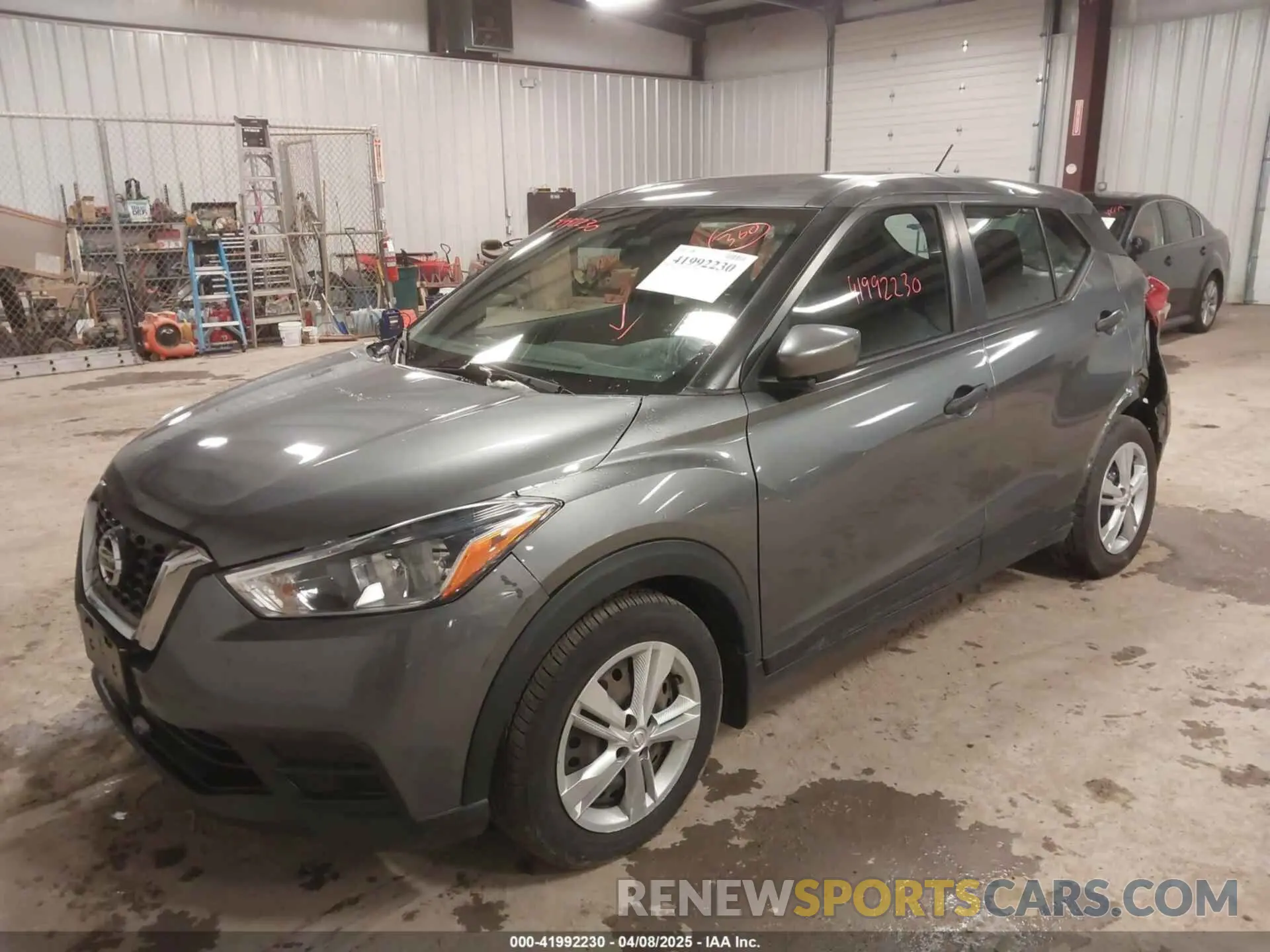 2 fotografías del automóvil dañado 3N1CP5BVXLL526676 NISSAN KICKS 2020