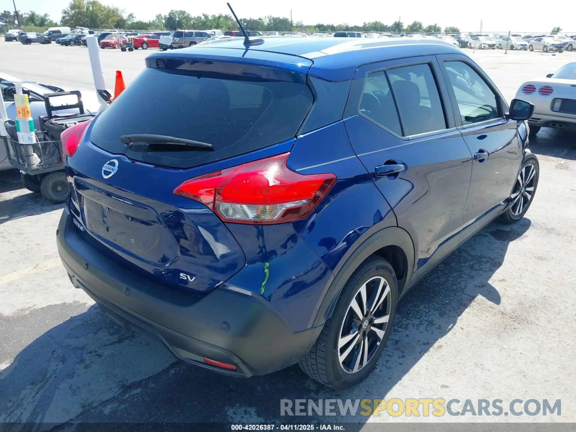 4 fotografías del automóvil dañado 3N1CP5CV0LL478958 NISSAN KICKS 2020