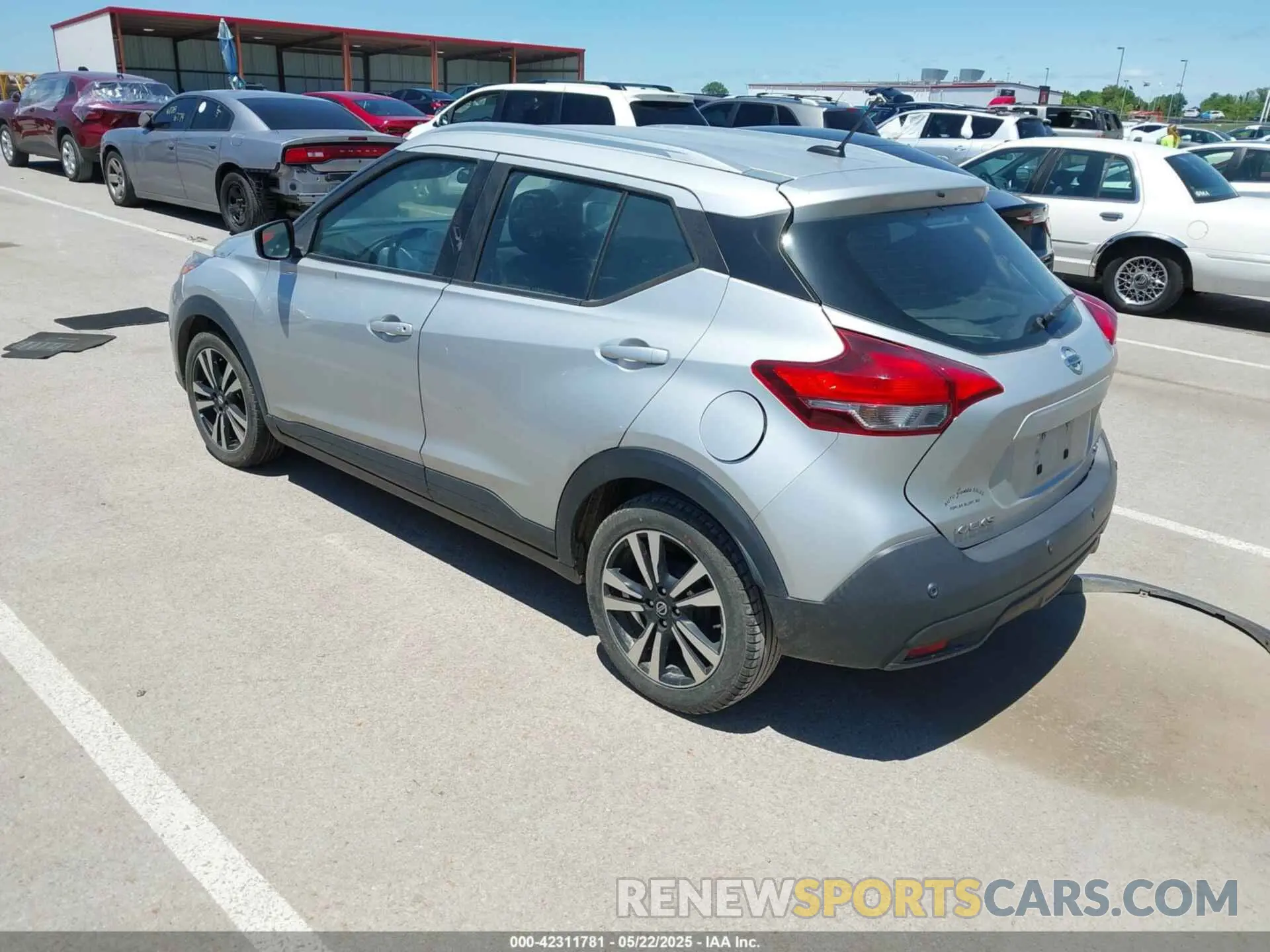 3 fotografías del automóvil dañado 3N1CP5CV0LL508475 NISSAN KICKS 2020