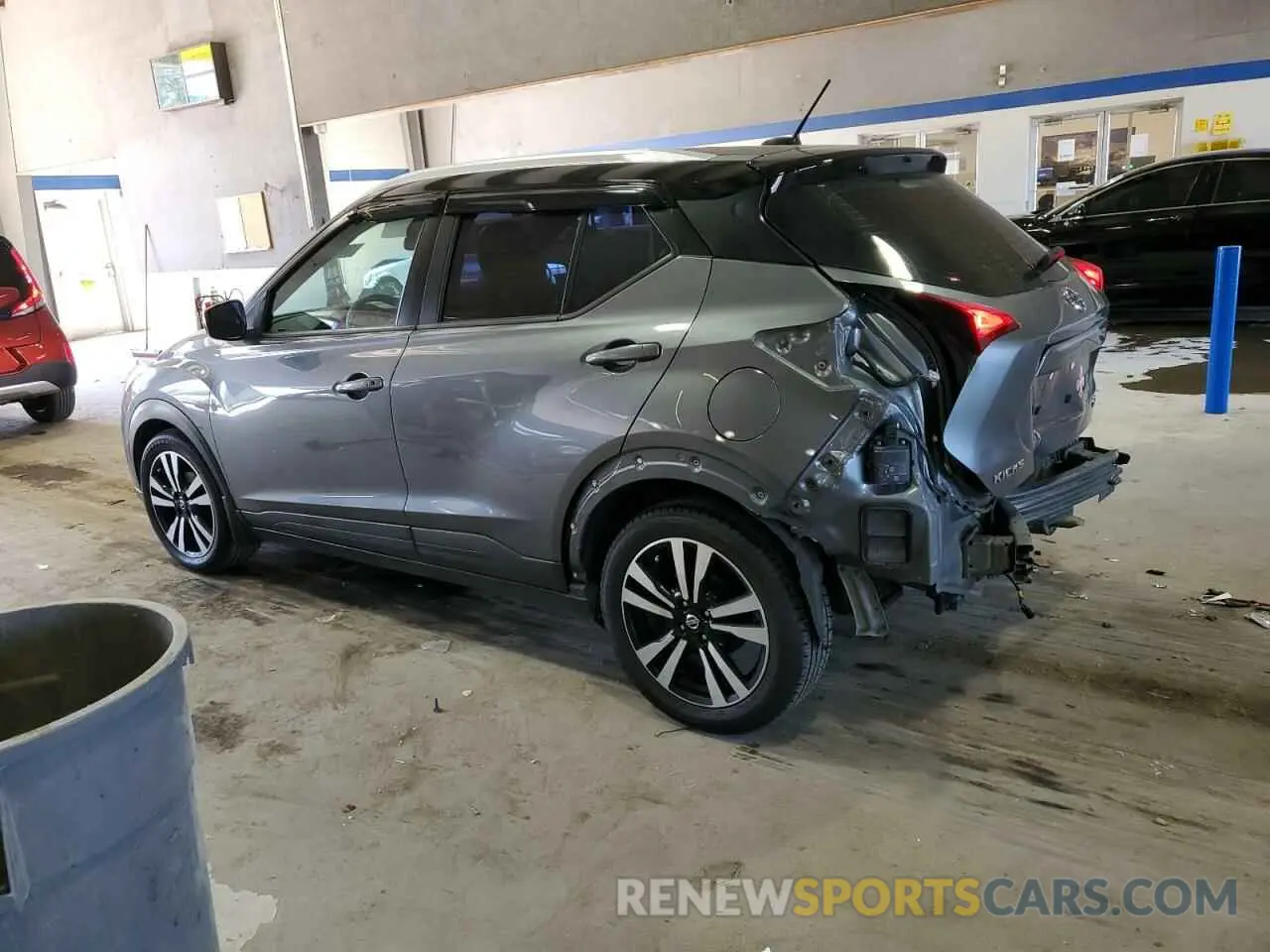 2 fotografías del automóvil dañado 3N1CP5CV0LL515779 NISSAN KICKS 2020