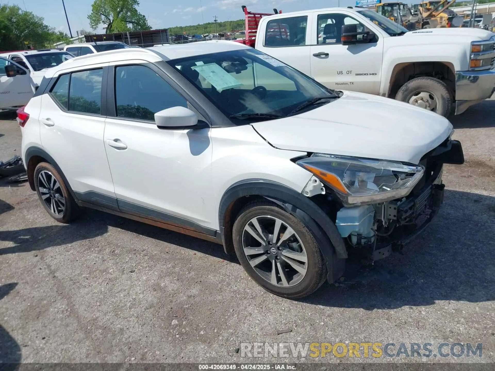 1 fotografías del automóvil dañado 3N1CP5CV0LL548202 NISSAN KICKS 2020