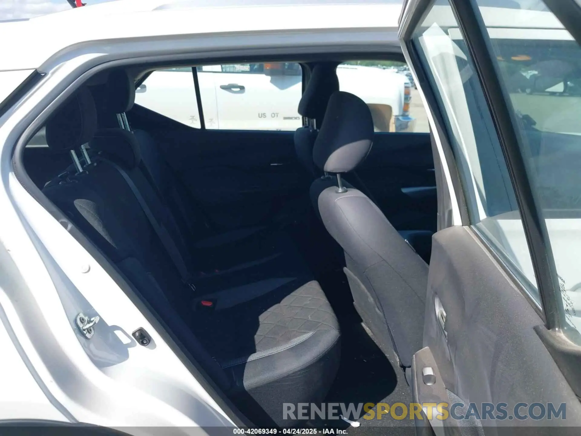 8 fotografías del automóvil dañado 3N1CP5CV0LL548202 NISSAN KICKS 2020