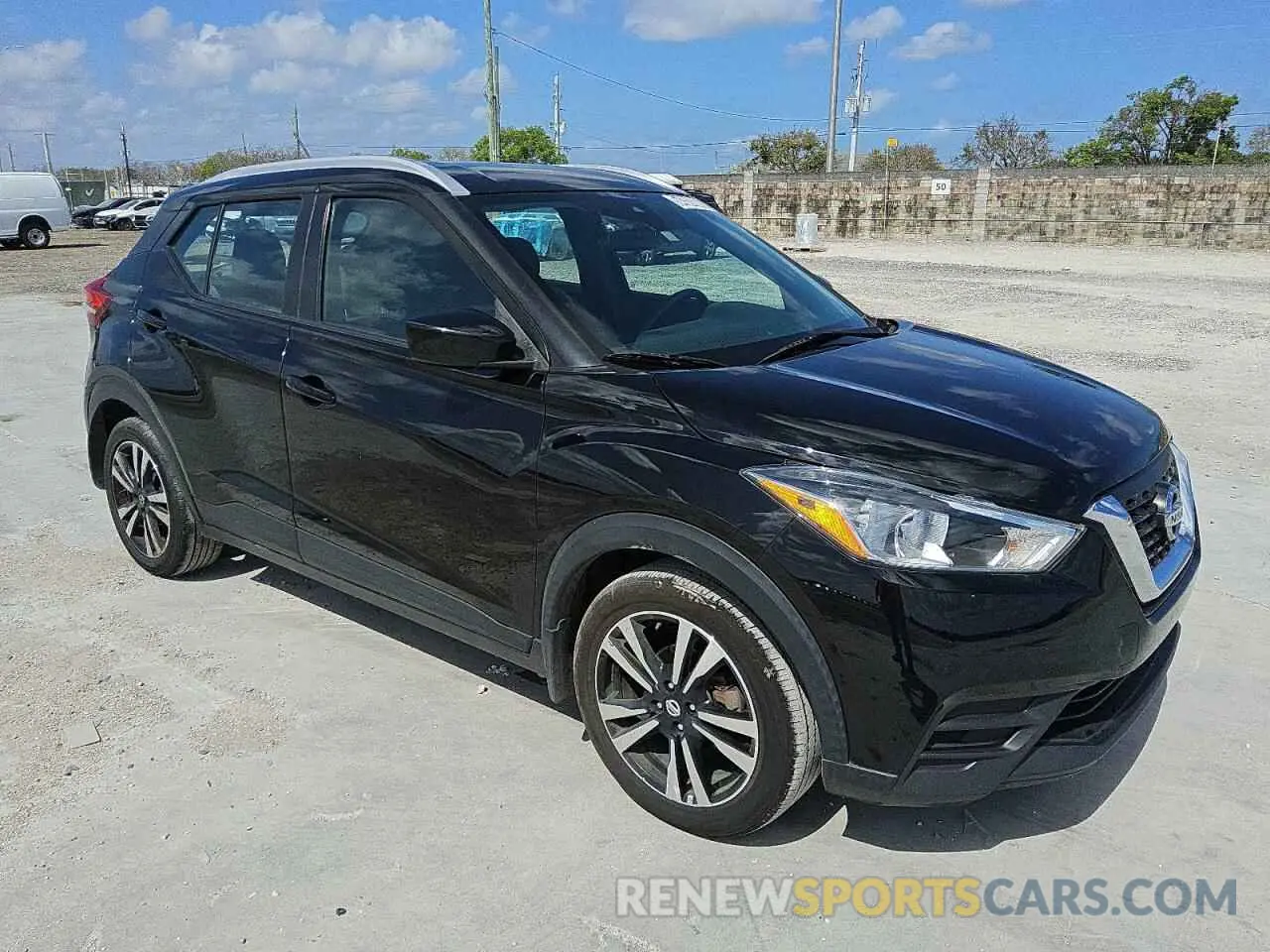 4 fotografías del automóvil dañado 3N1CP5CV0LL549446 NISSAN KICKS 2020
