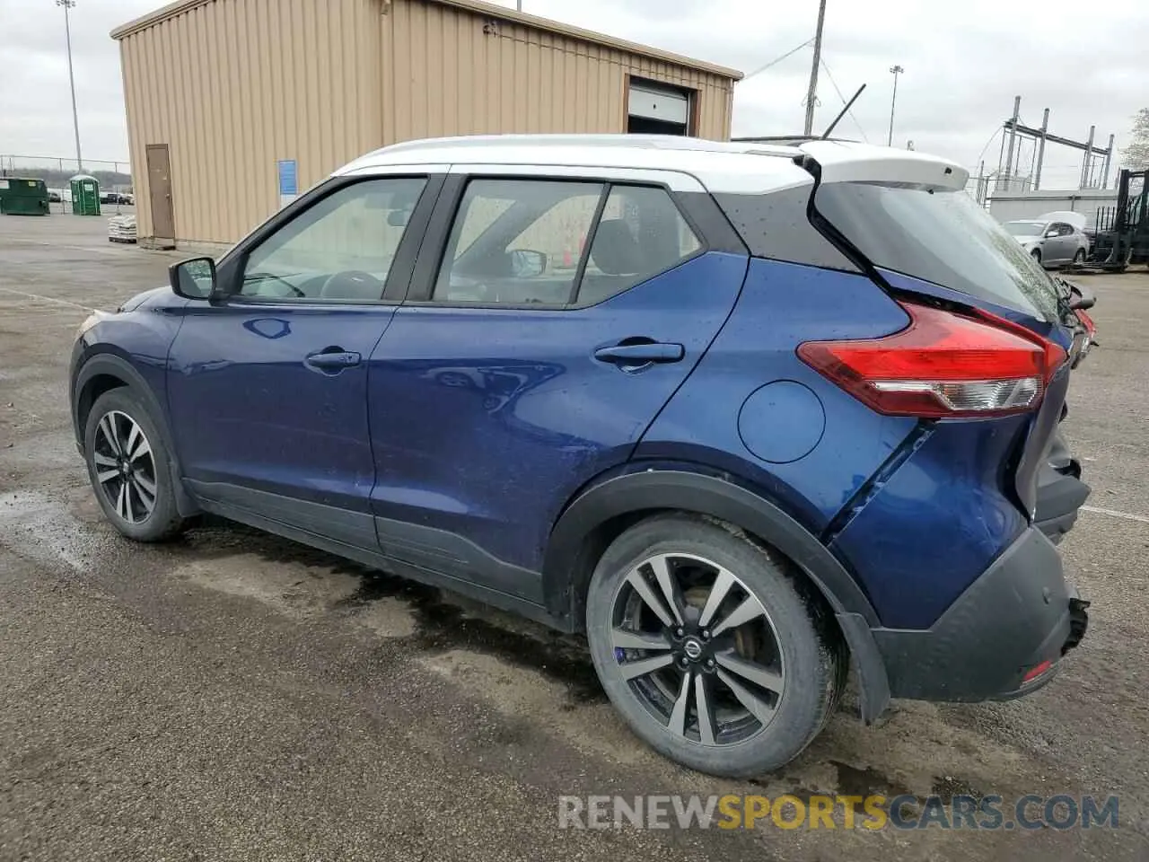 2 fotografías del automóvil dañado 3N1CP5CV1LL483232 NISSAN KICKS 2020