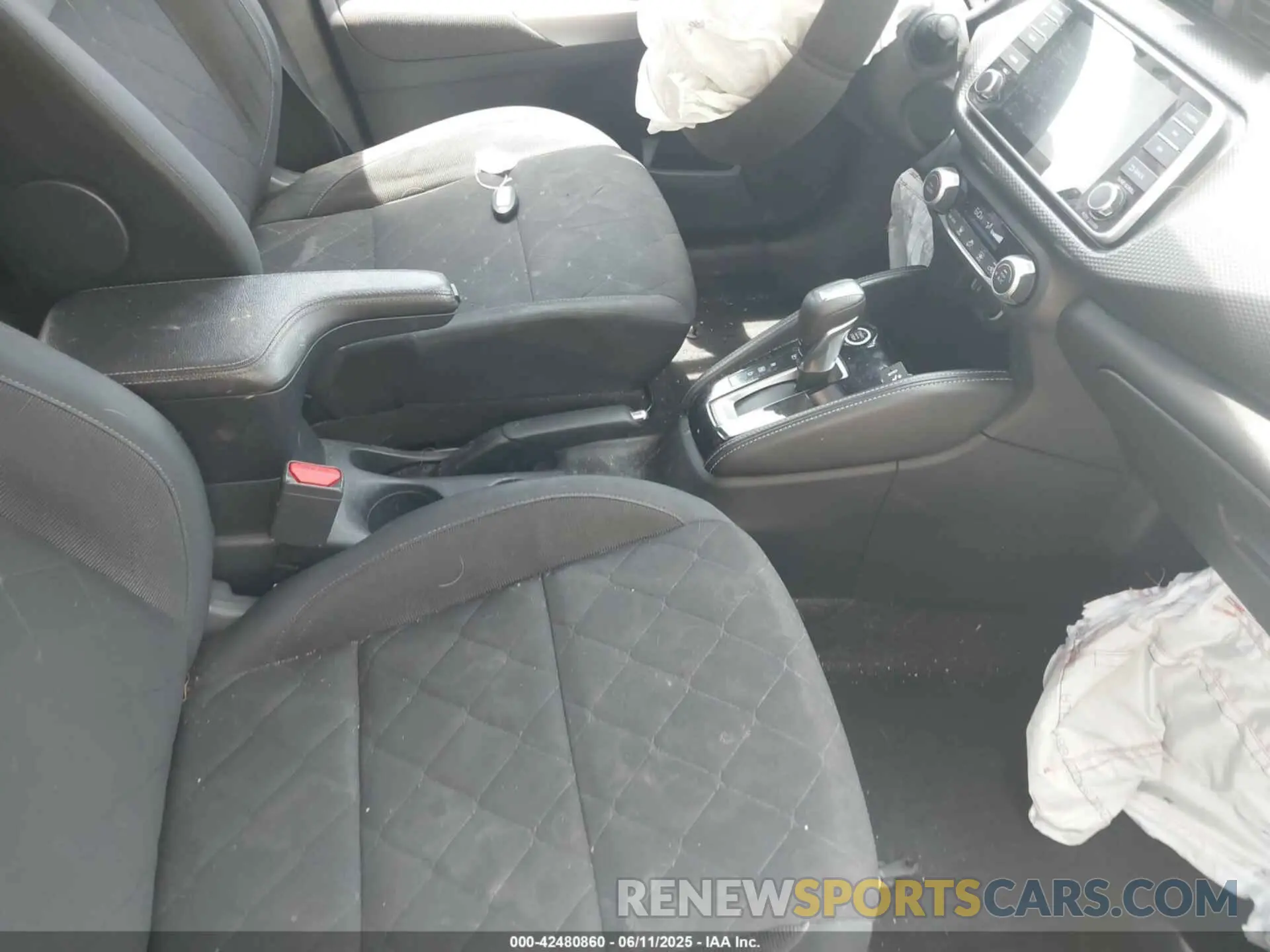5 fotografías del automóvil dañado 3N1CP5CV1LL504788 NISSAN KICKS 2020