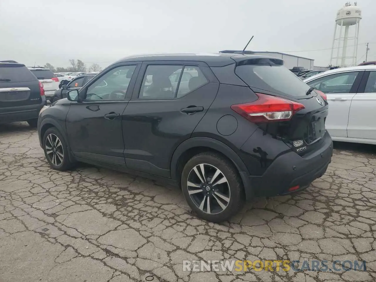 2 fotografías del automóvil dañado 3N1CP5CV1LL505312 NISSAN KICKS 2020