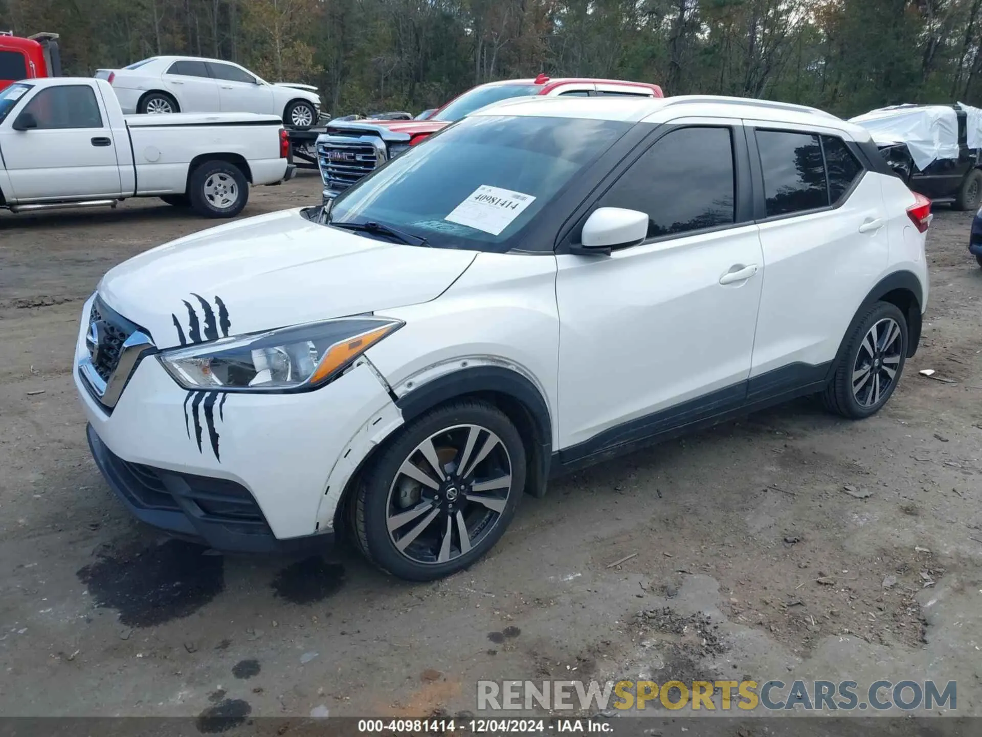 2 fotografías del automóvil dañado 3N1CP5CV1LL505729 NISSAN KICKS 2020