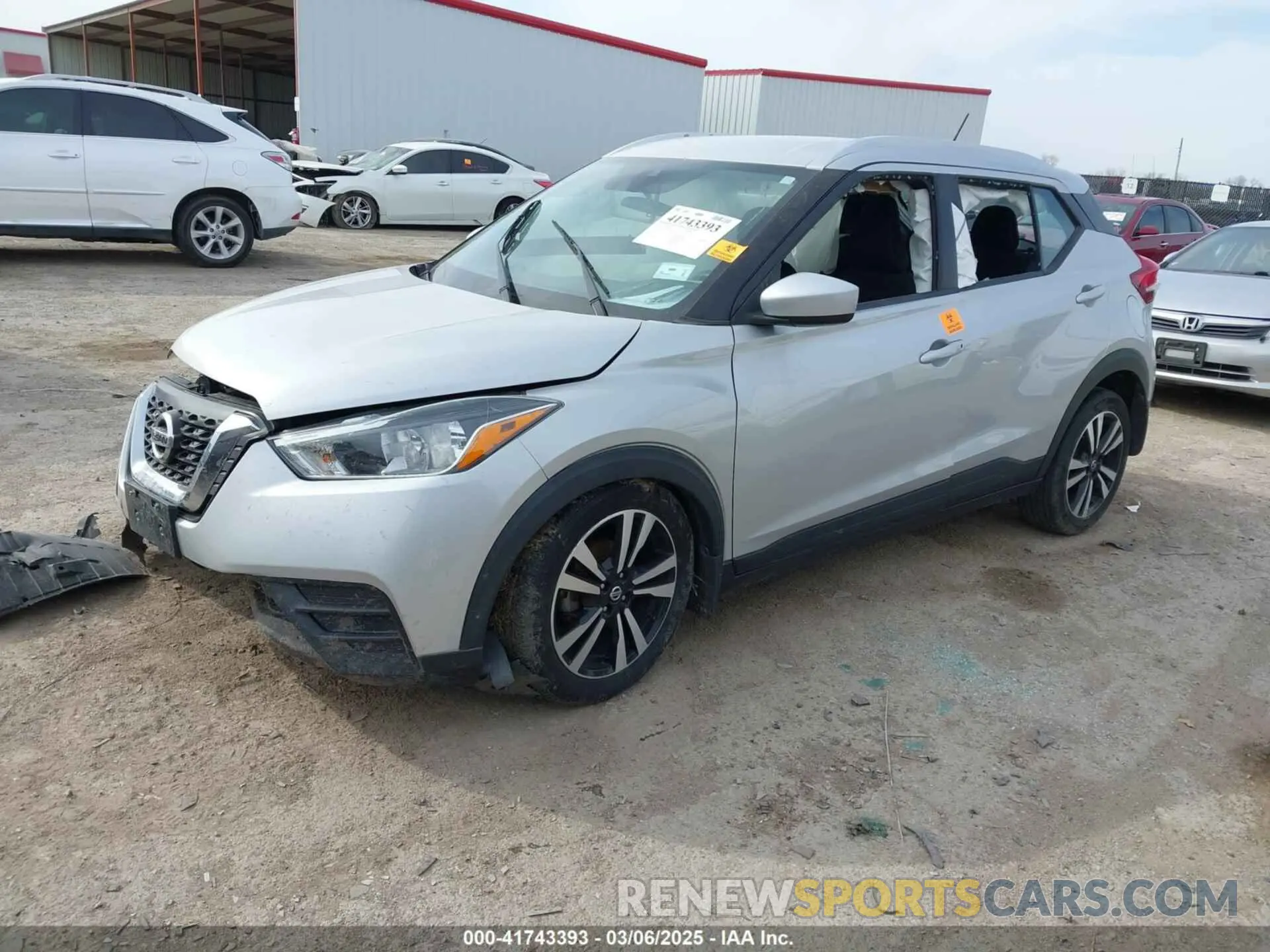 2 fotografías del automóvil dañado 3N1CP5CV1LL506511 NISSAN KICKS 2020