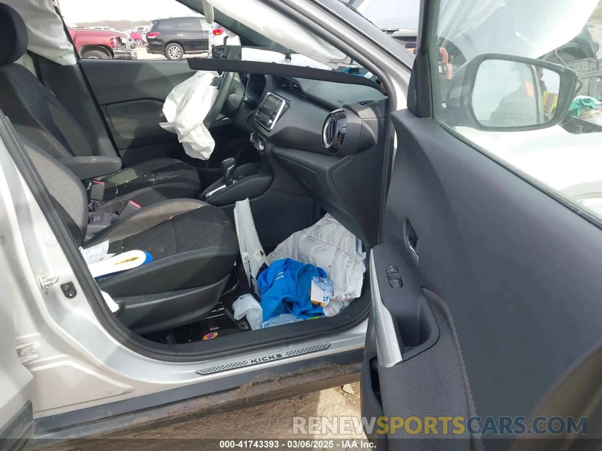 5 fotografías del automóvil dañado 3N1CP5CV1LL506511 NISSAN KICKS 2020