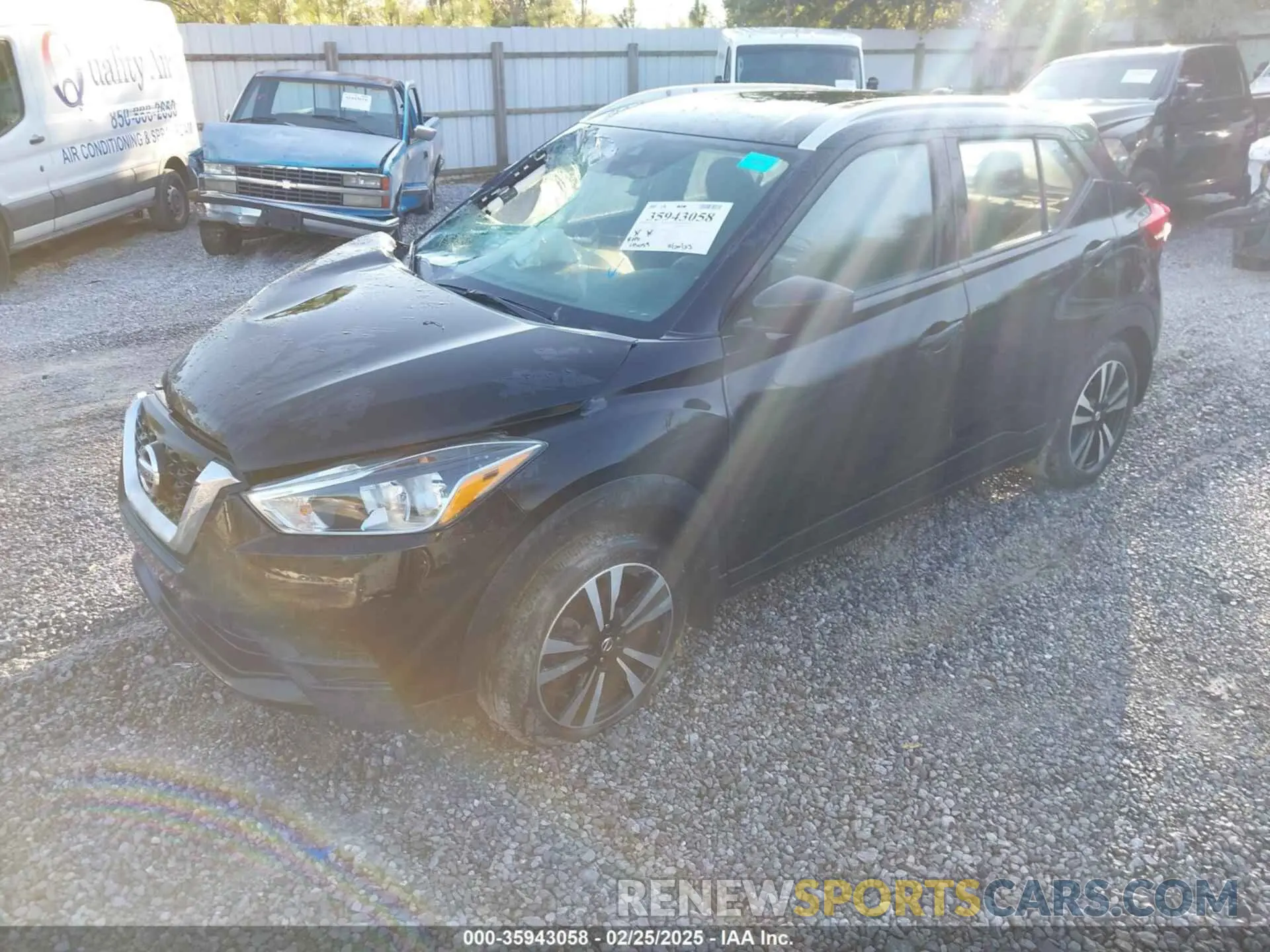 2 fotografías del automóvil dañado 3N1CP5CV1LL532882 NISSAN KICKS 2020