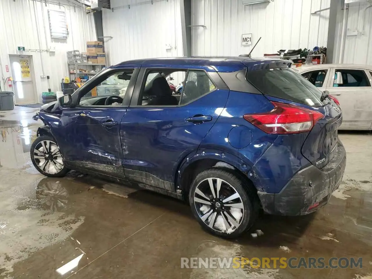 2 fotografías del automóvil dañado 3N1CP5CV2LL518389 NISSAN KICKS 2020