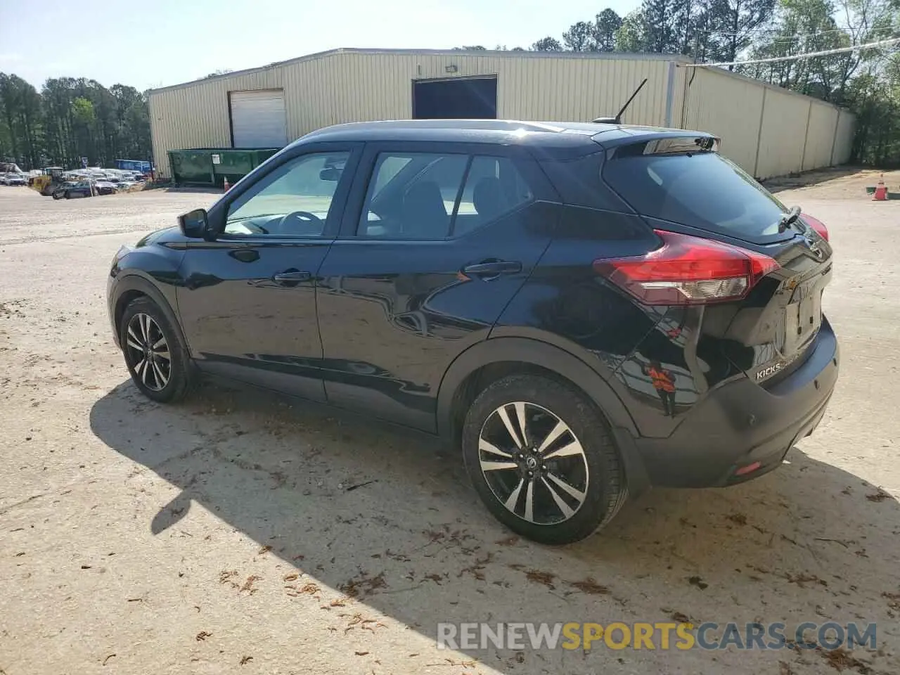 2 fotografías del automóvil dañado 3N1CP5CV2LL545592 NISSAN KICKS 2020