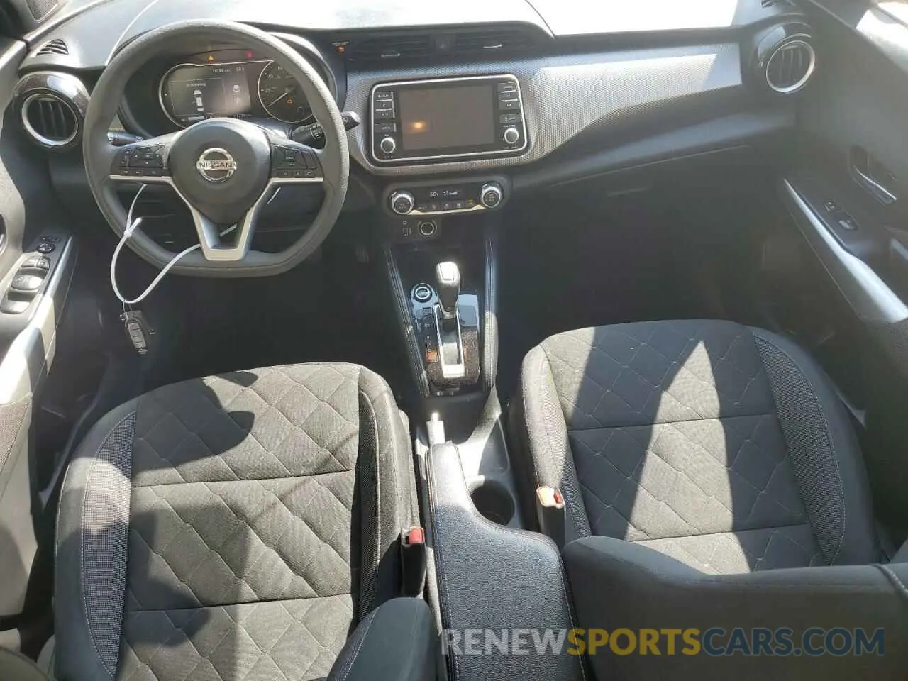 8 fotografías del automóvil dañado 3N1CP5CV2LL545592 NISSAN KICKS 2020