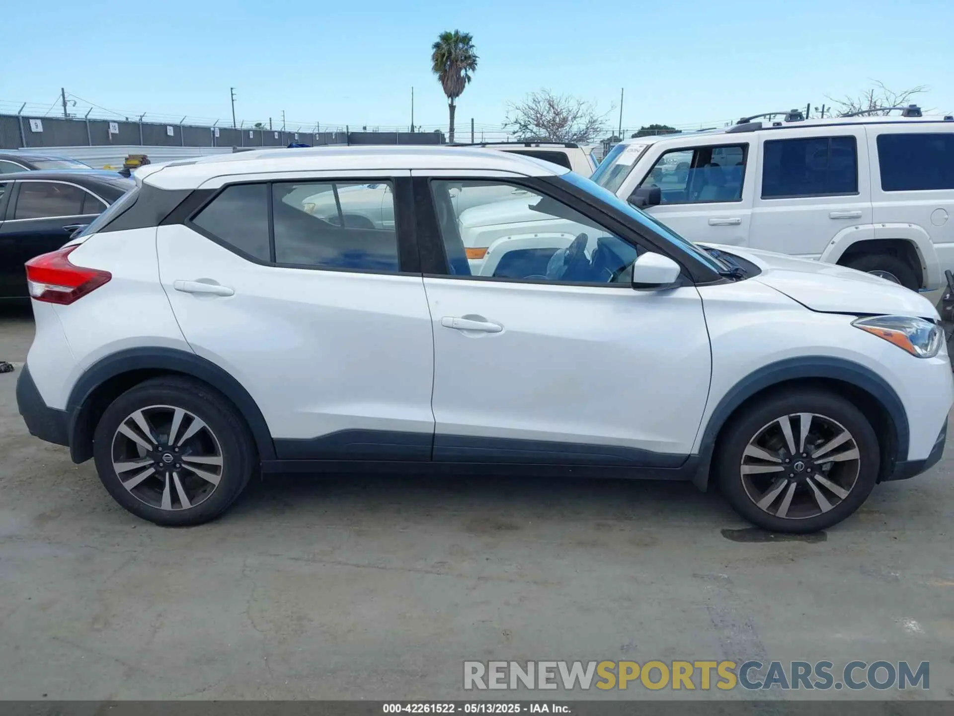 13 fotografías del automóvil dañado 3N1CP5CV3LL483605 NISSAN KICKS 2020