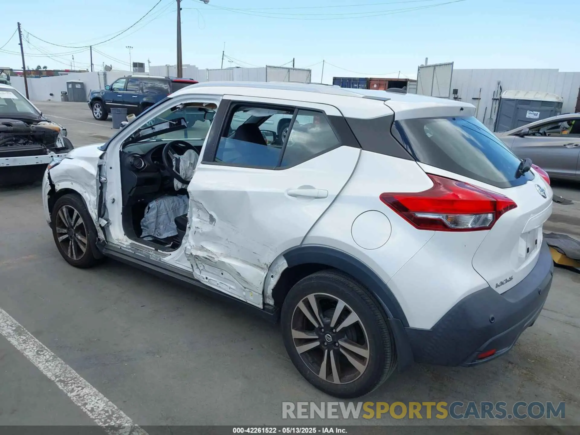 3 fotografías del automóvil dañado 3N1CP5CV3LL483605 NISSAN KICKS 2020