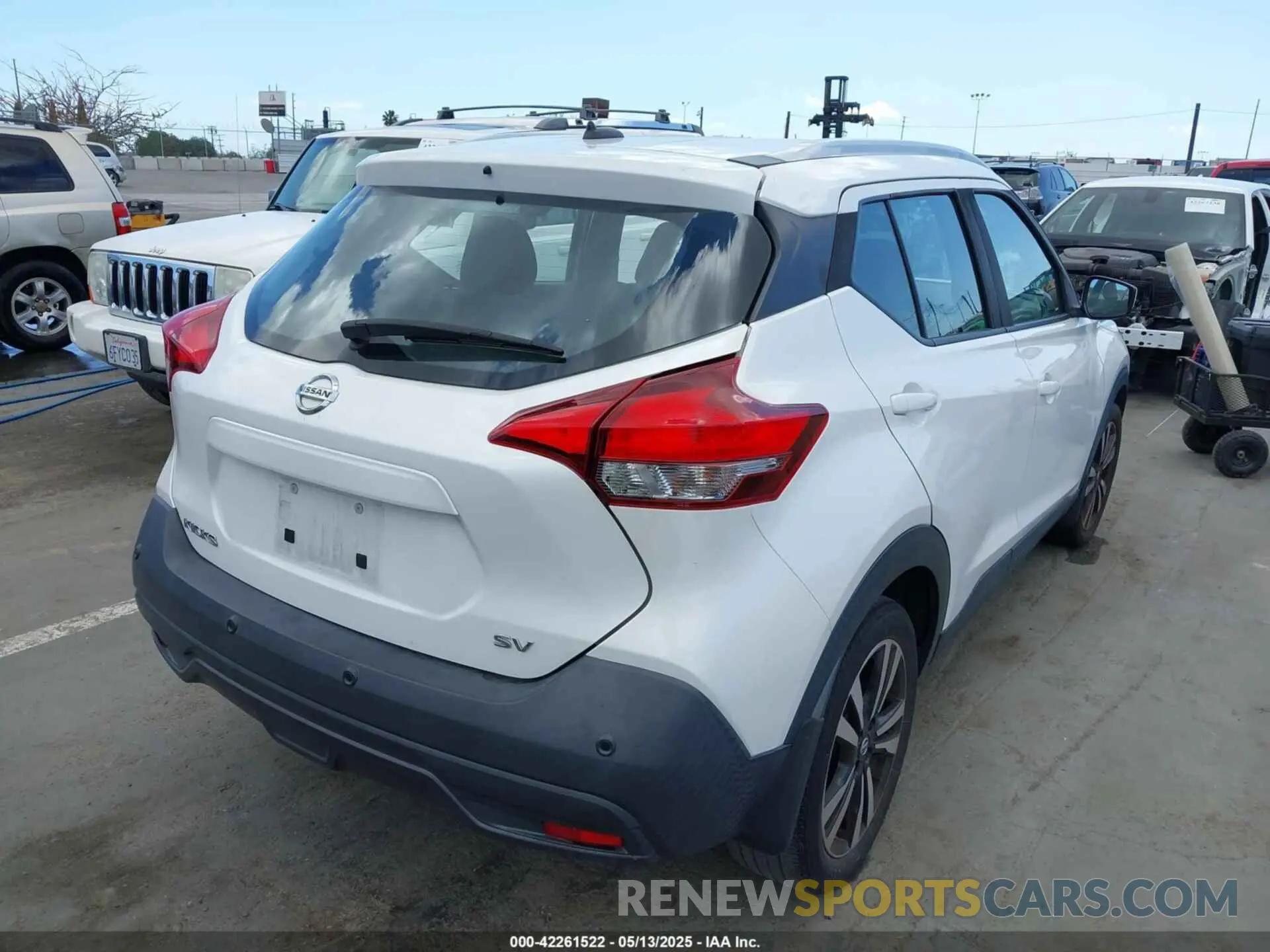 4 fotografías del automóvil dañado 3N1CP5CV3LL483605 NISSAN KICKS 2020