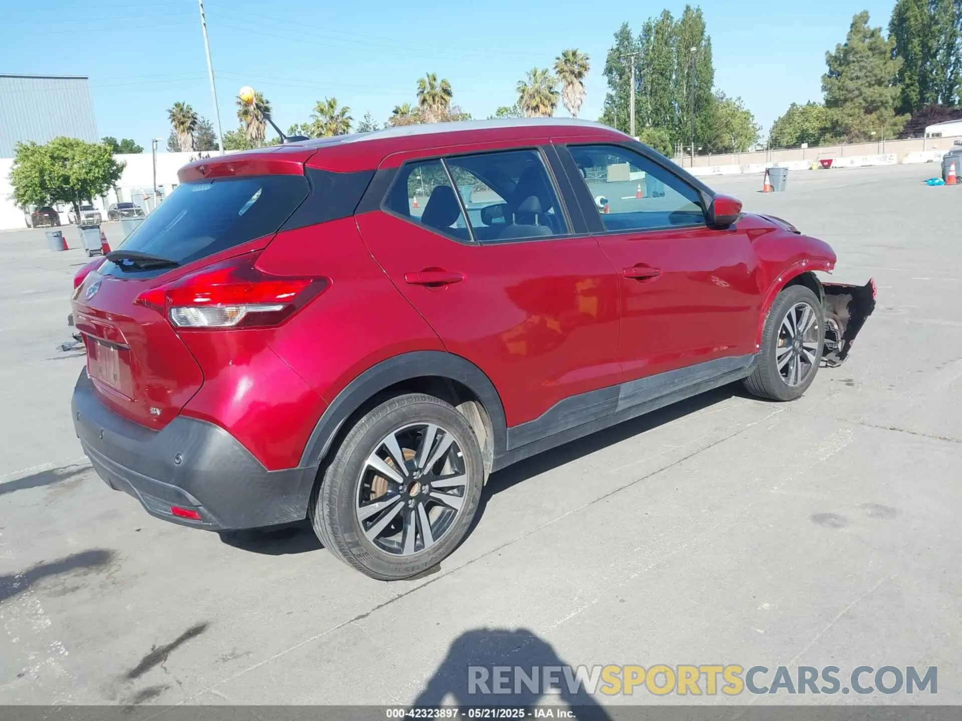 4 fotografías del automóvil dañado 3N1CP5CV3LL494216 NISSAN KICKS 2020