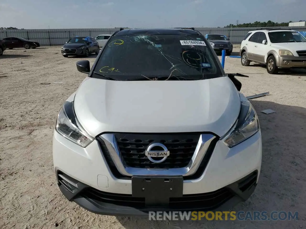 5 fotografías del automóvil dañado 3N1CP5CV3LL518871 NISSAN KICKS 2020