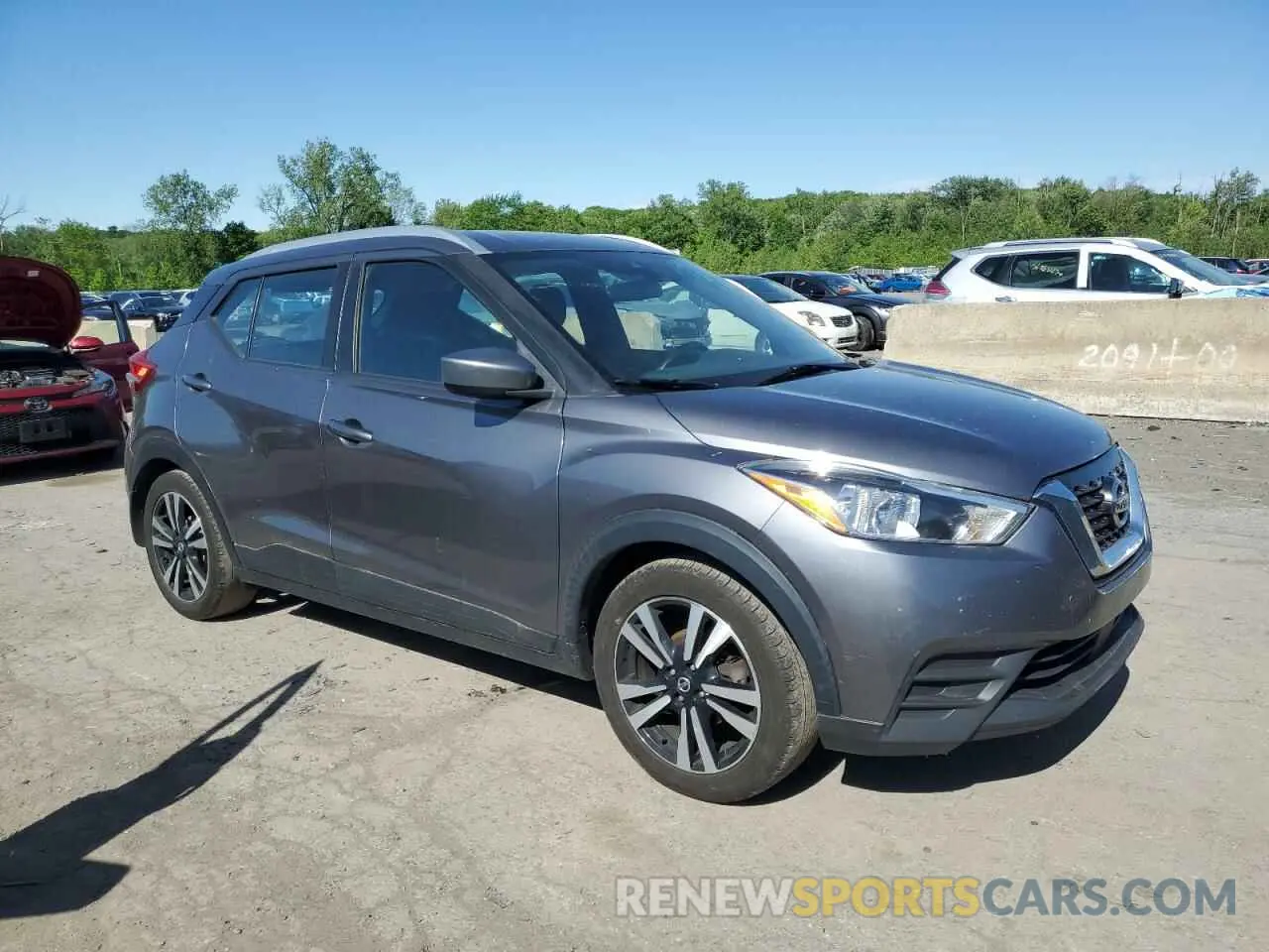 4 fotografías del automóvil dañado 3N1CP5CV4LL504882 NISSAN KICKS 2020