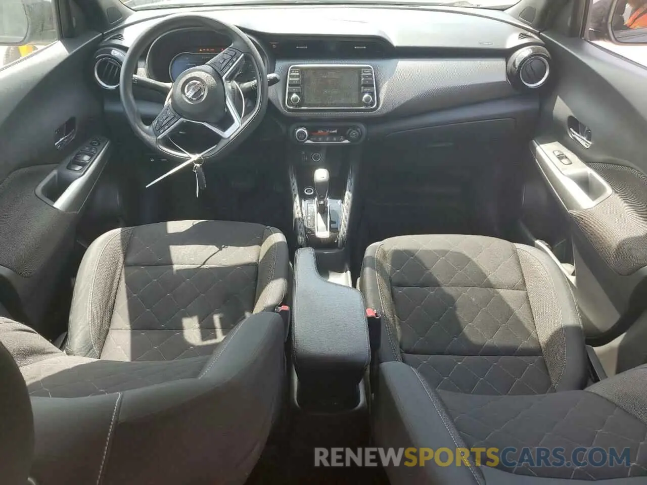 8 fotografías del automóvil dañado 3N1CP5CV4LL505613 NISSAN KICKS 2020