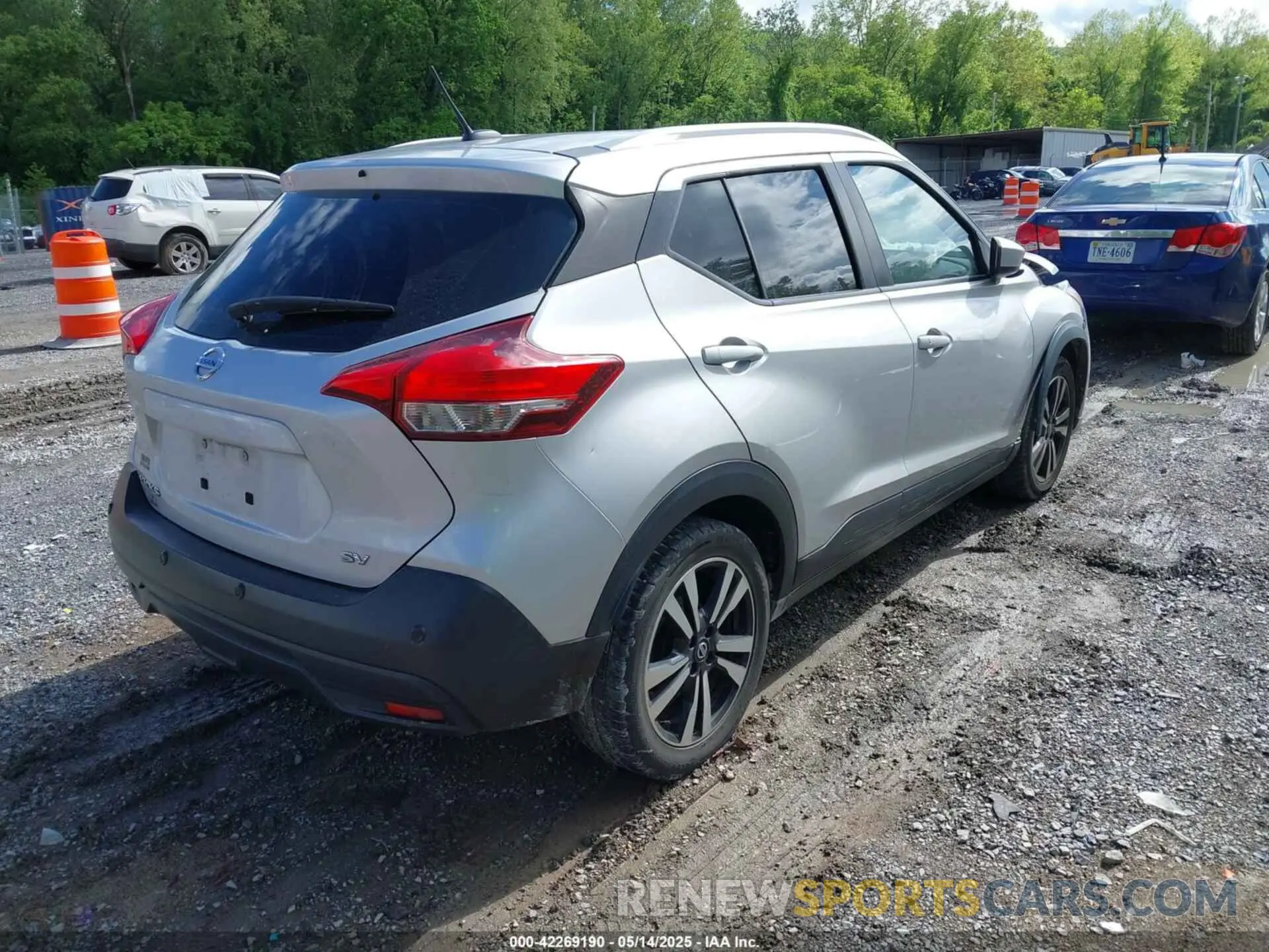 4 fotografías del automóvil dañado 3N1CP5CV4LL507278 NISSAN KICKS 2020