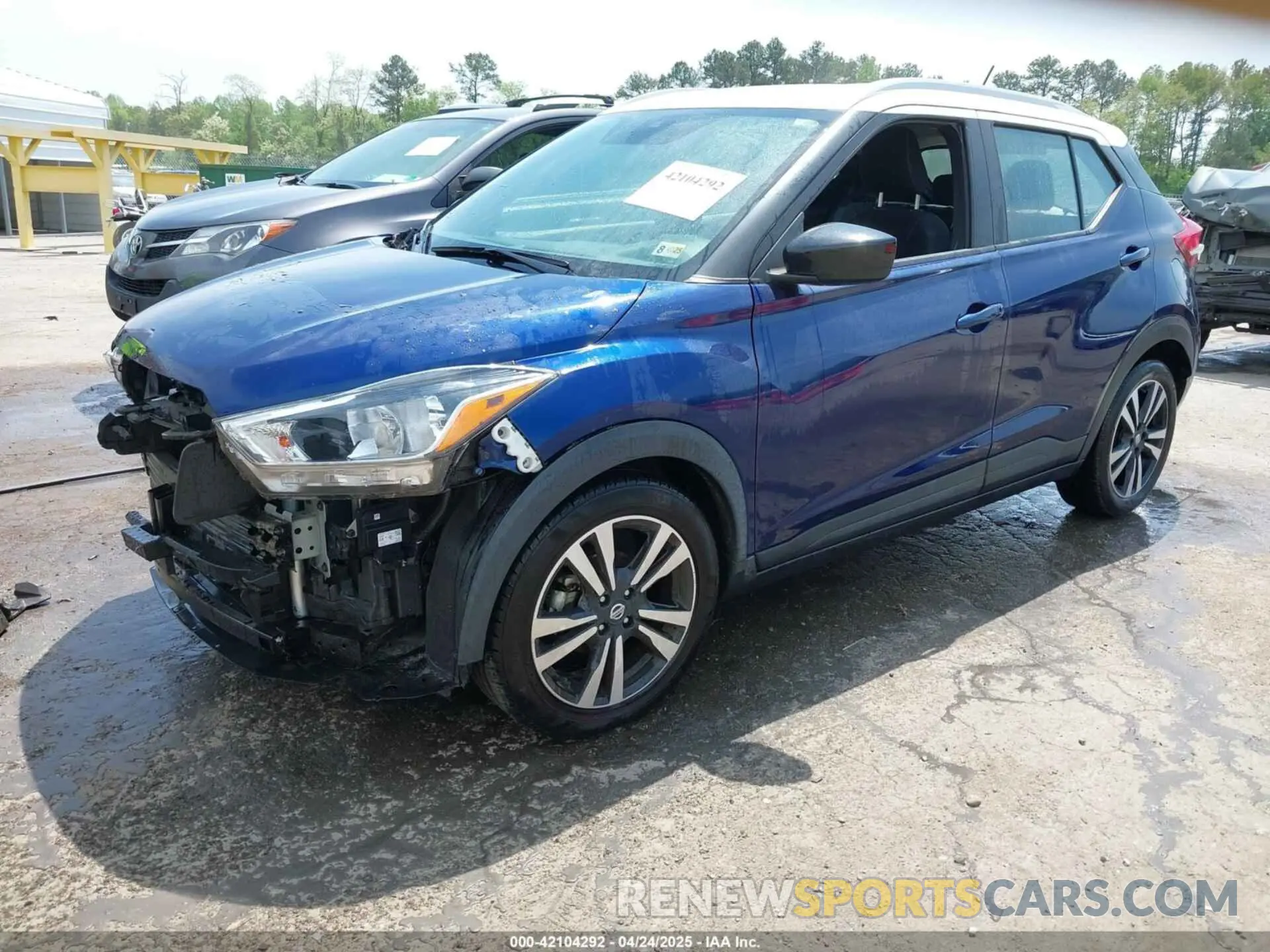 2 fotografías del automóvil dañado 3N1CP5CV4LL528955 NISSAN KICKS 2020