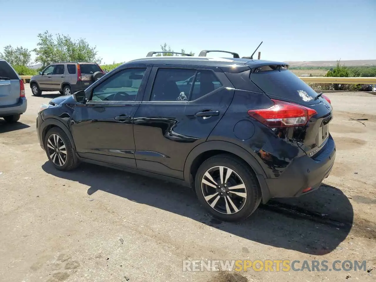 2 fotografías del automóvil dañado 3N1CP5CV4LL564841 NISSAN KICKS 2020