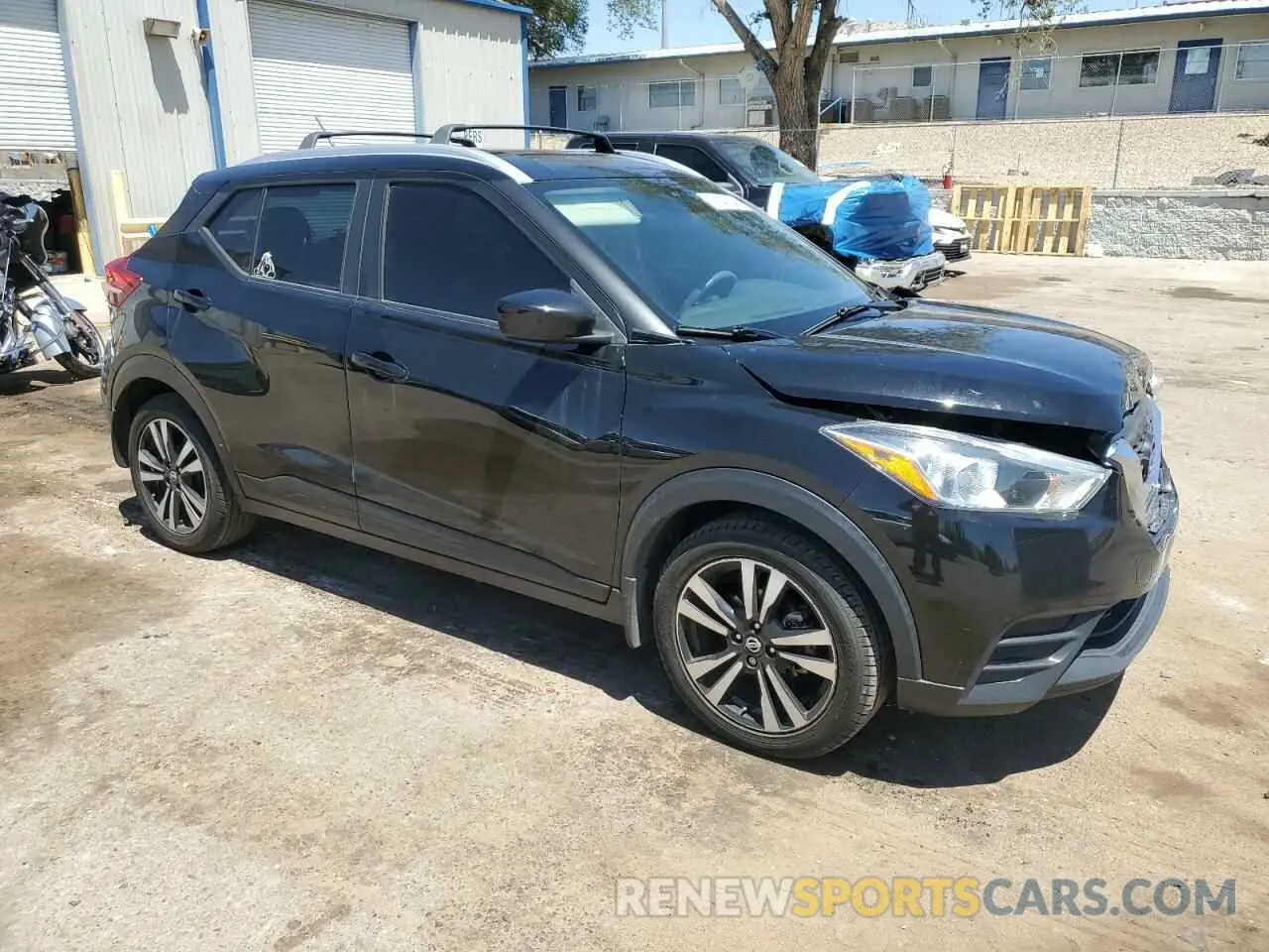 4 fotografías del automóvil dañado 3N1CP5CV4LL564841 NISSAN KICKS 2020