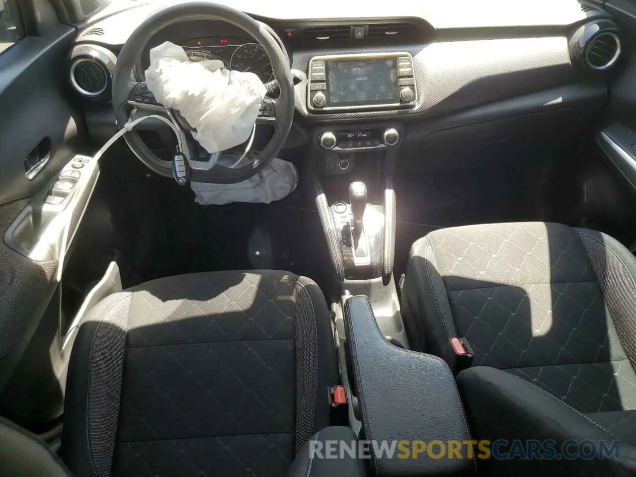8 fotografías del automóvil dañado 3N1CP5CV4LL564841 NISSAN KICKS 2020