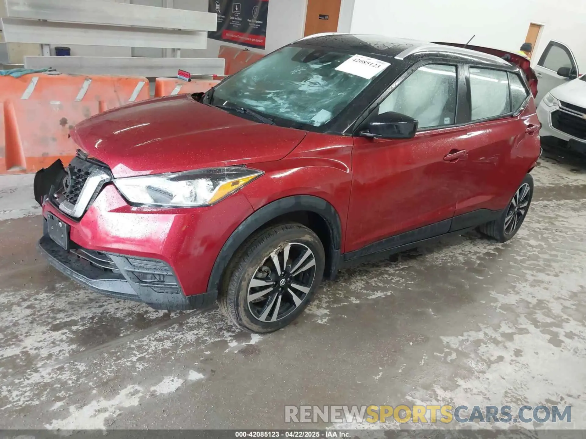 2 fotografías del automóvil dañado 3N1CP5CV5LL520959 NISSAN KICKS 2020