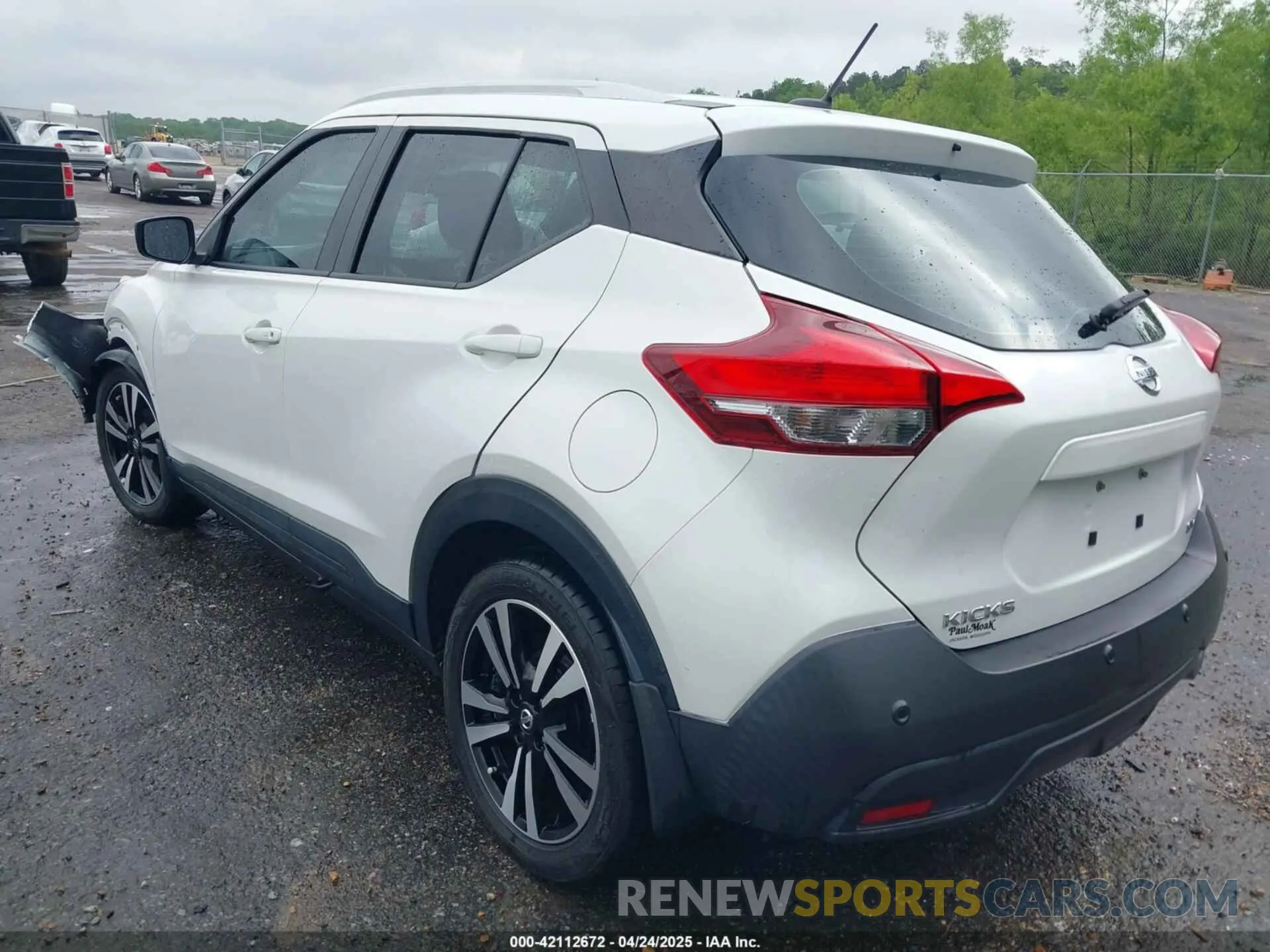 3 fotografías del automóvil dañado 3N1CP5CV6LL479855 NISSAN KICKS 2020