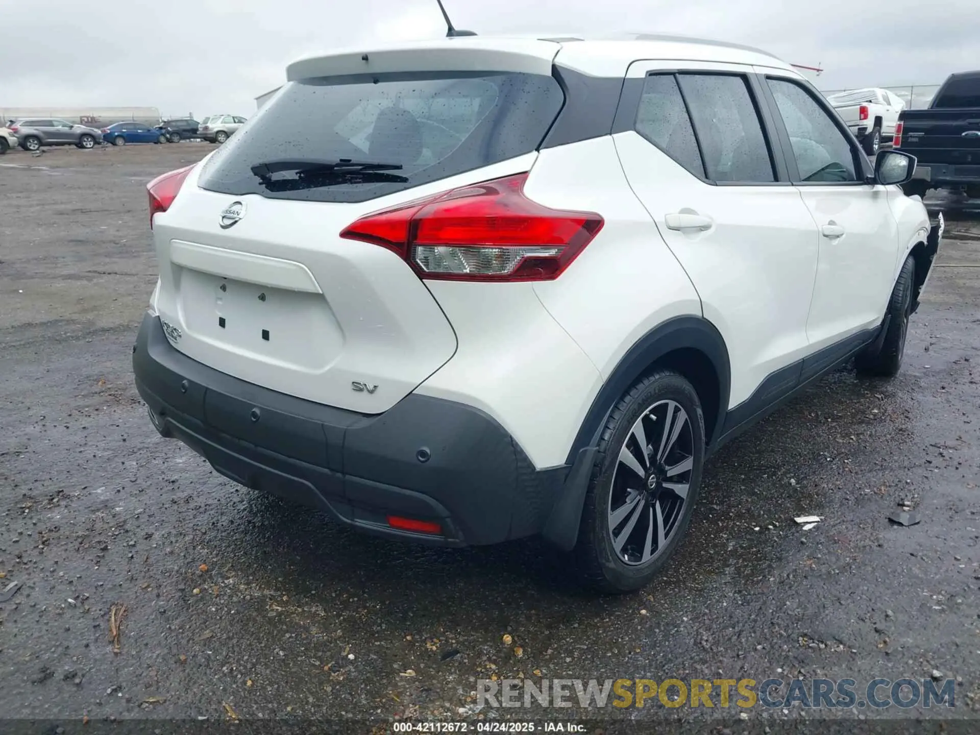 4 fotografías del automóvil dañado 3N1CP5CV6LL479855 NISSAN KICKS 2020