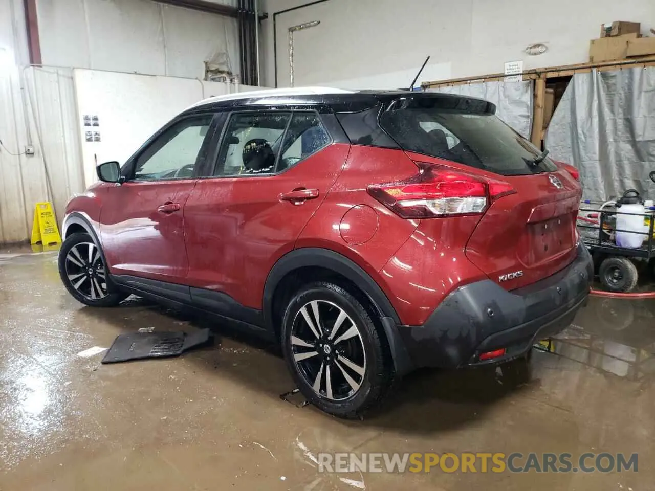 2 fotografías del automóvil dañado 3N1CP5CV6LL553940 NISSAN KICKS 2020
