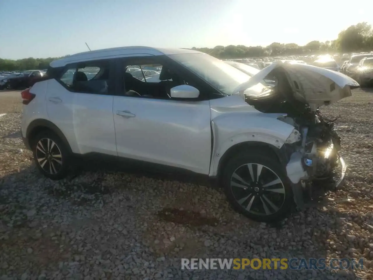4 fotografías del automóvil dañado 3N1CP5CV8LL537786 NISSAN KICKS 2020