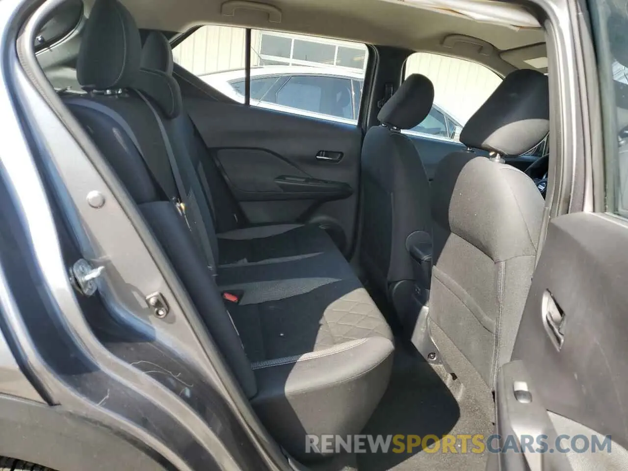 12 fotografías del automóvil dañado 3N1CP5CV9LL494835 NISSAN KICKS 2020