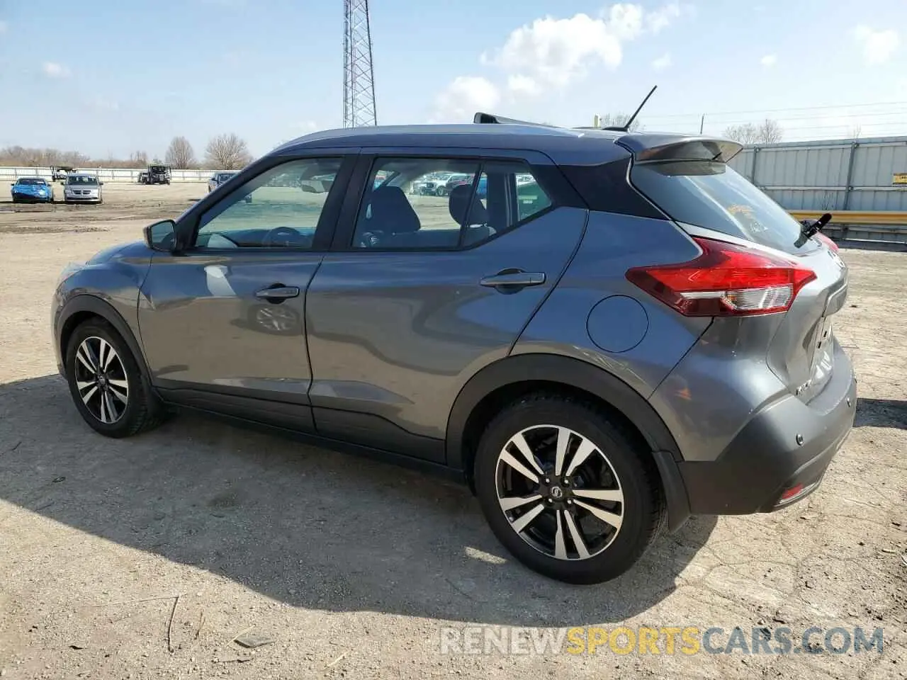 2 fotografías del automóvil dañado 3N1CP5CV9LL494835 NISSAN KICKS 2020