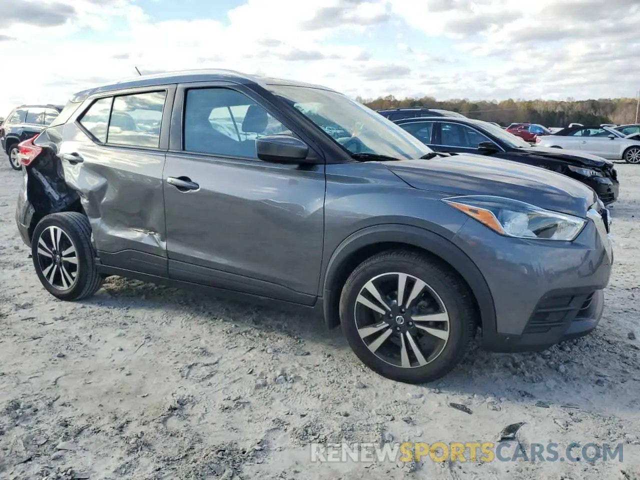 4 fotografías del automóvil dañado 3N1CP5CV9LL535206 NISSAN KICKS 2020