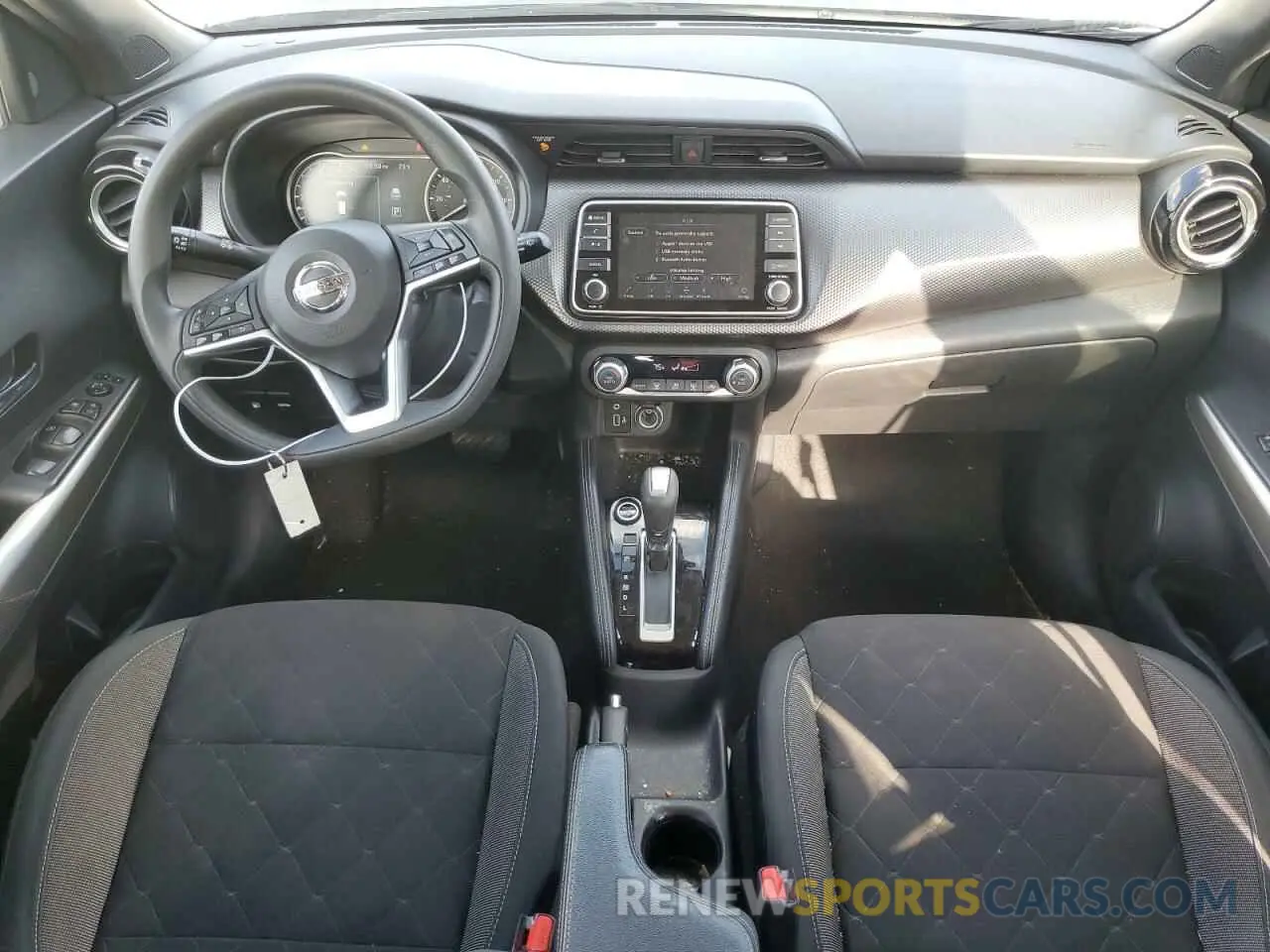 8 fotografías del automóvil dañado 3N1CP5CV9LL535206 NISSAN KICKS 2020