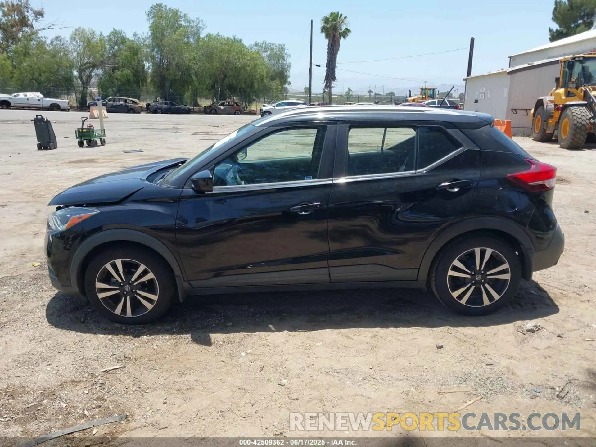 14 fotografías del automóvil dañado 3N1CP5CV9LL559697 NISSAN KICKS 2020