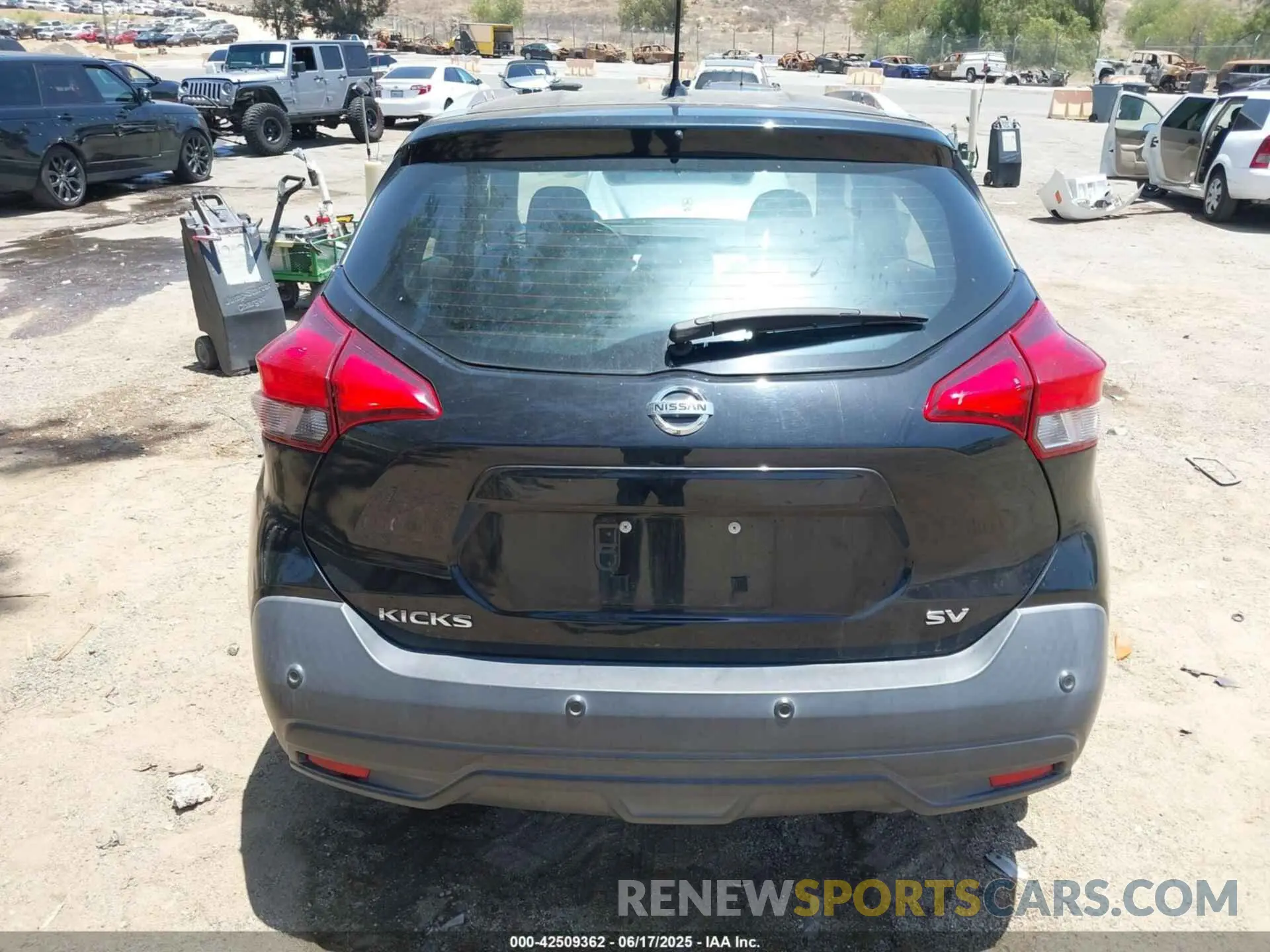 16 fotografías del automóvil dañado 3N1CP5CV9LL559697 NISSAN KICKS 2020