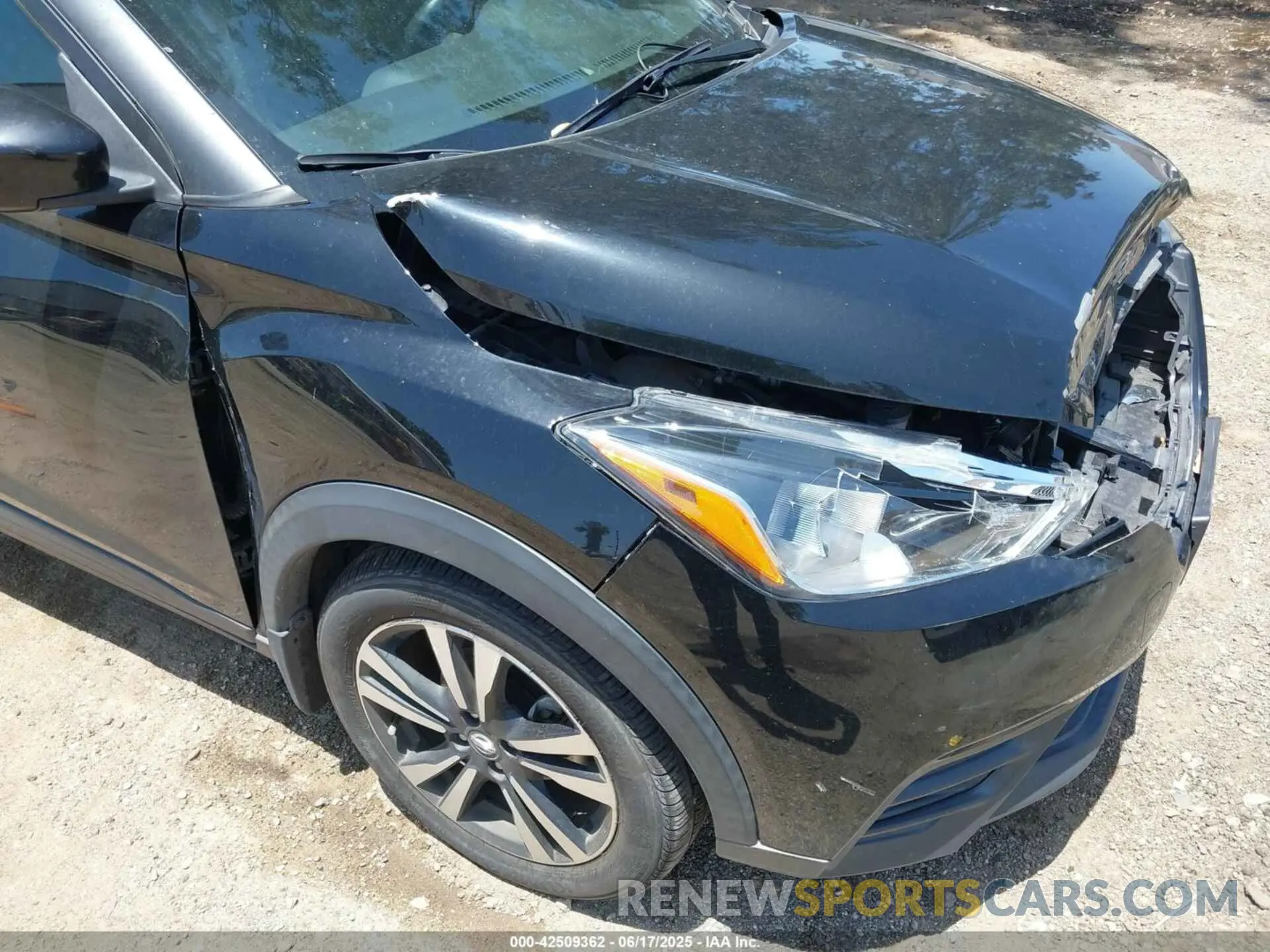 17 fotografías del automóvil dañado 3N1CP5CV9LL559697 NISSAN KICKS 2020