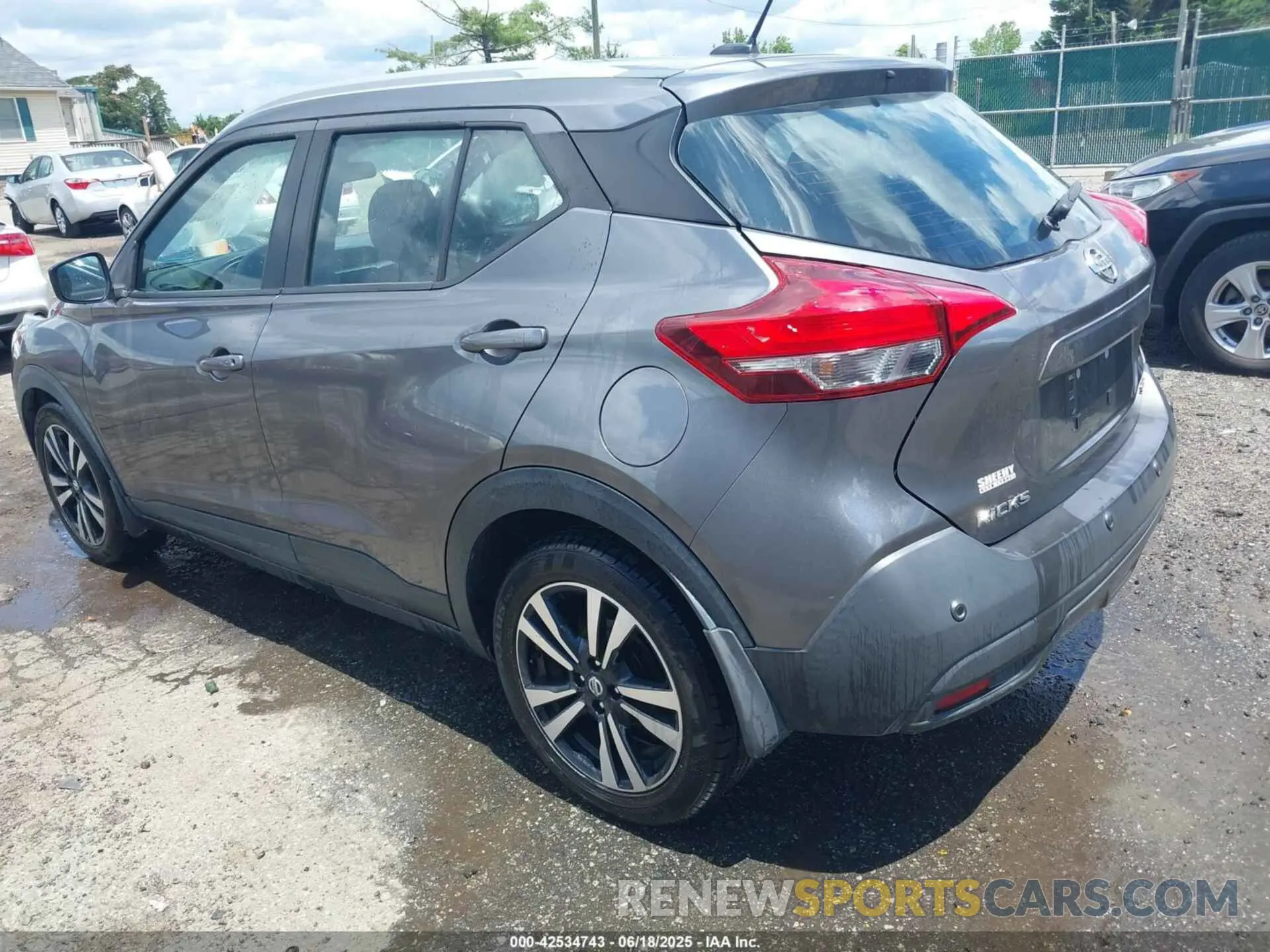 3 fotografías del automóvil dañado 3N1CP5CVXLL525980 NISSAN KICKS 2020
