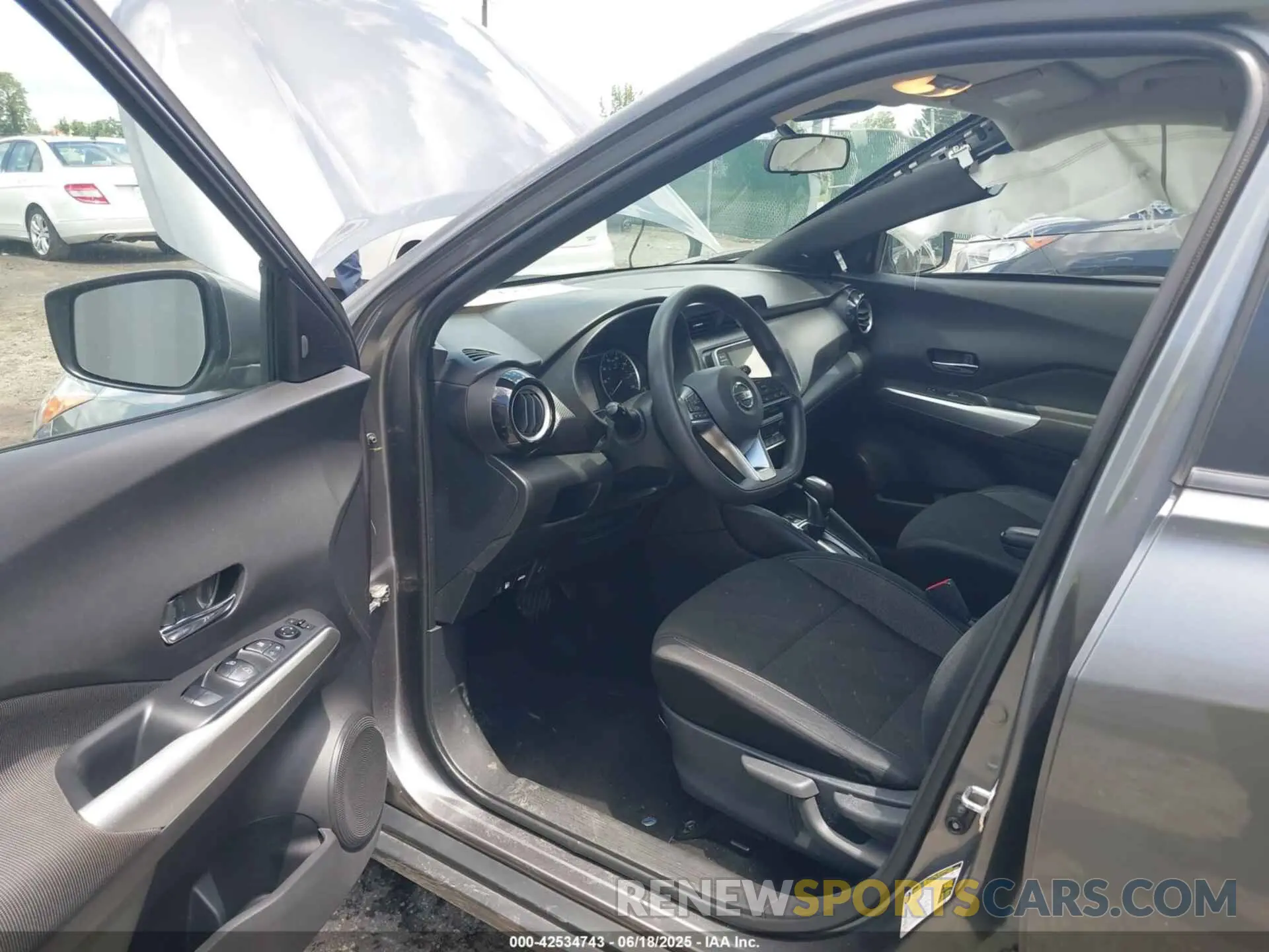 5 fotografías del automóvil dañado 3N1CP5CVXLL525980 NISSAN KICKS 2020