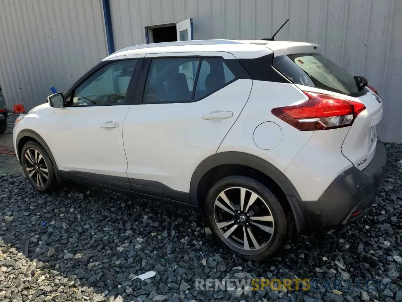 2 fotografías del automóvil dañado 3N1CP5CVXLL551494 NISSAN KICKS 2020