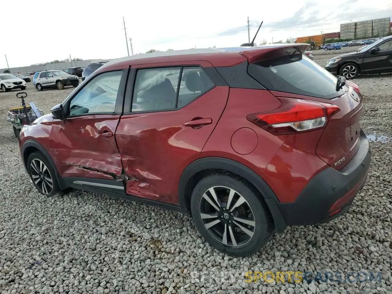 2 fotografías del automóvil dañado 3N1CP5DV0LL556458 NISSAN KICKS 2020