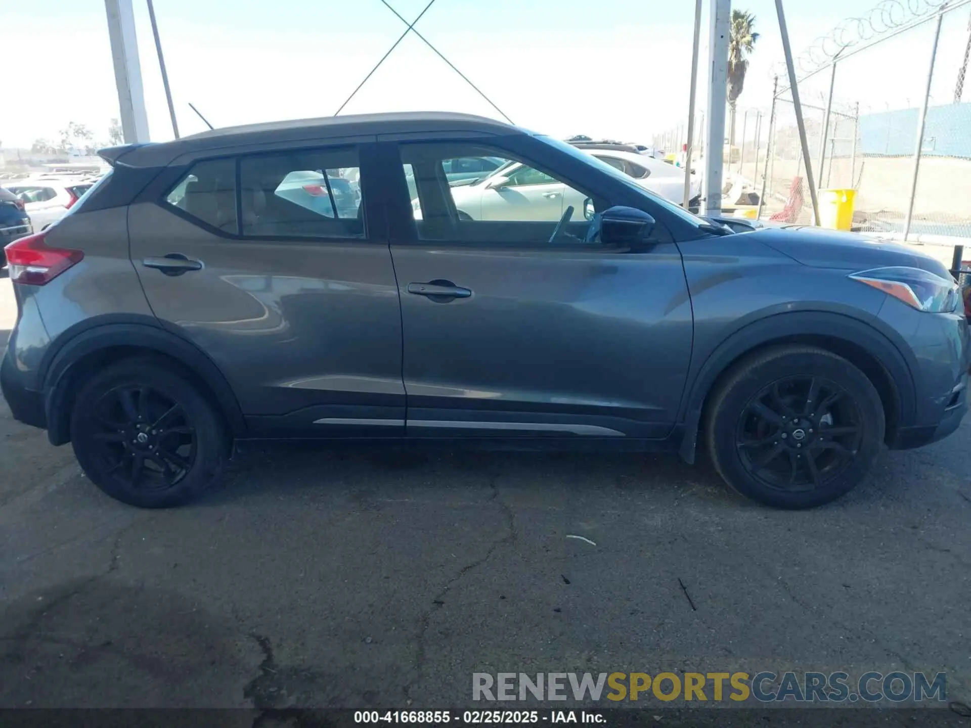 14 fotografías del automóvil dañado 3N1CP5DV0LL558131 NISSAN KICKS 2020