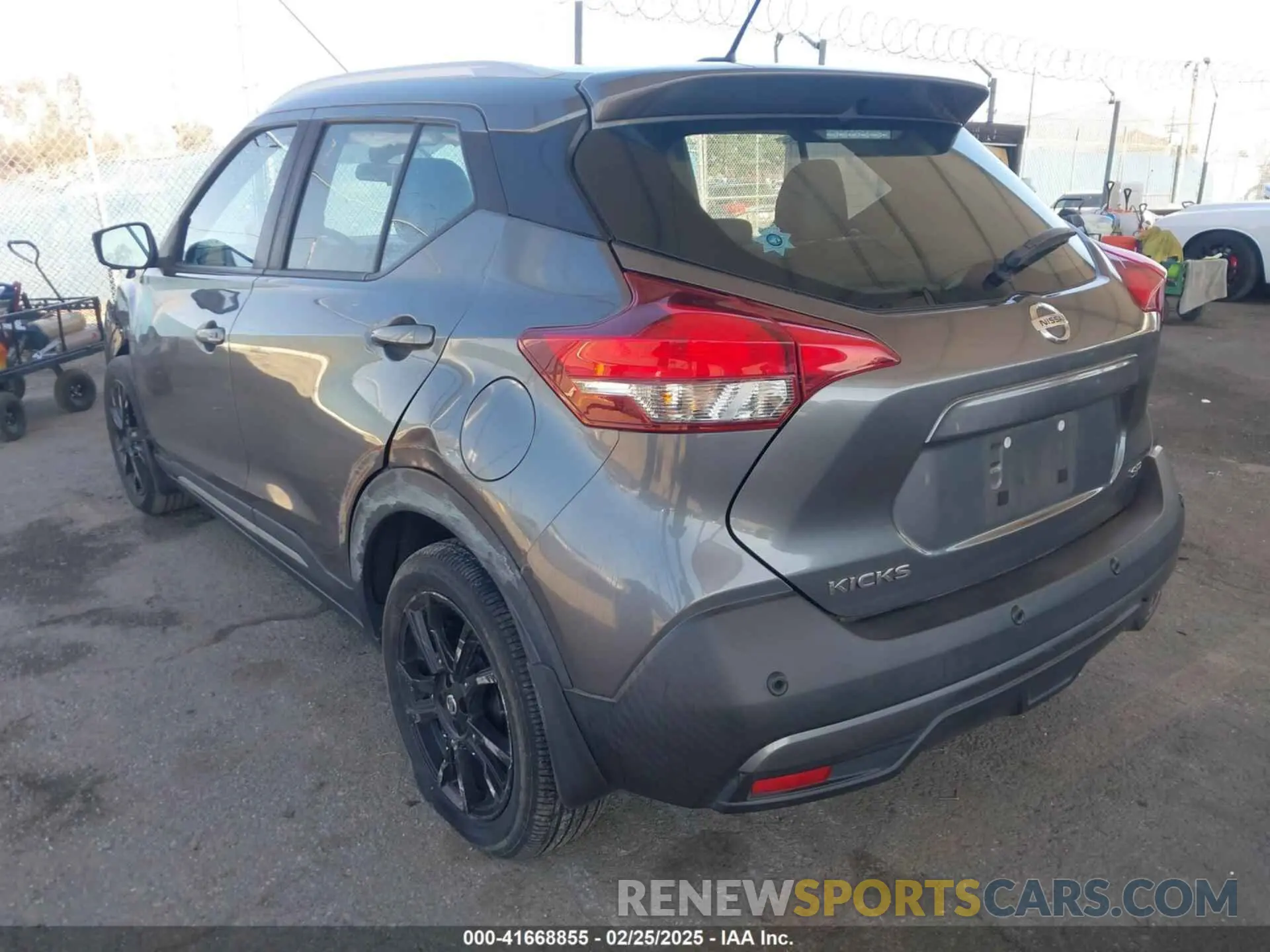 3 fotografías del automóvil dañado 3N1CP5DV0LL558131 NISSAN KICKS 2020