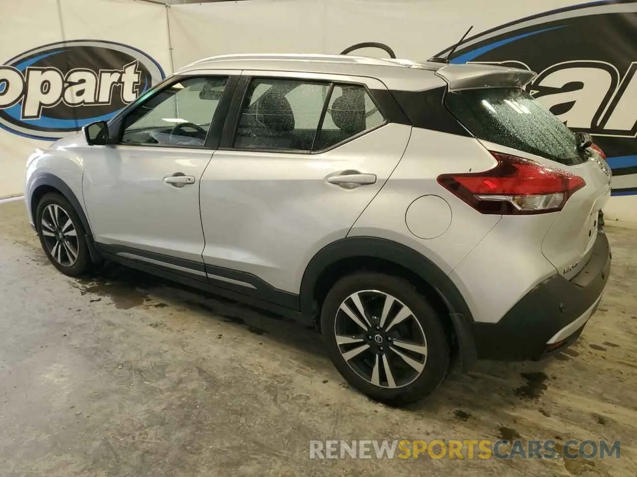 2 fotografías del automóvil dañado 3N1CP5DV1LL520830 NISSAN KICKS 2020