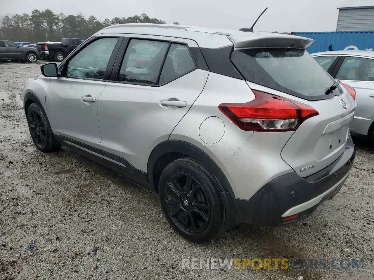 2 fotografías del automóvil dañado 3N1CP5DV1LL557943 NISSAN KICKS 2020